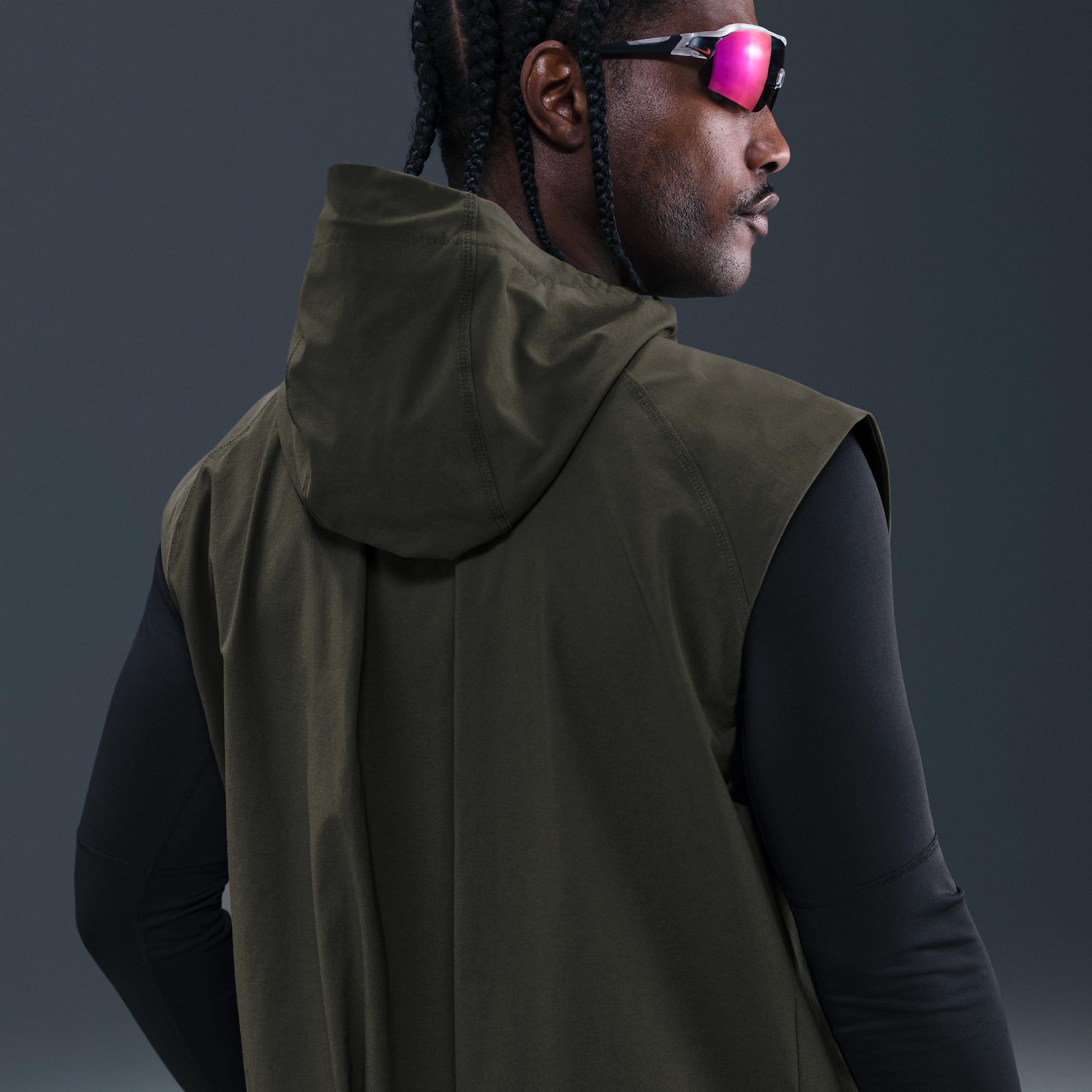 Nike Men's Tech Dri-FIT Woven Windrunner Vest Product Image