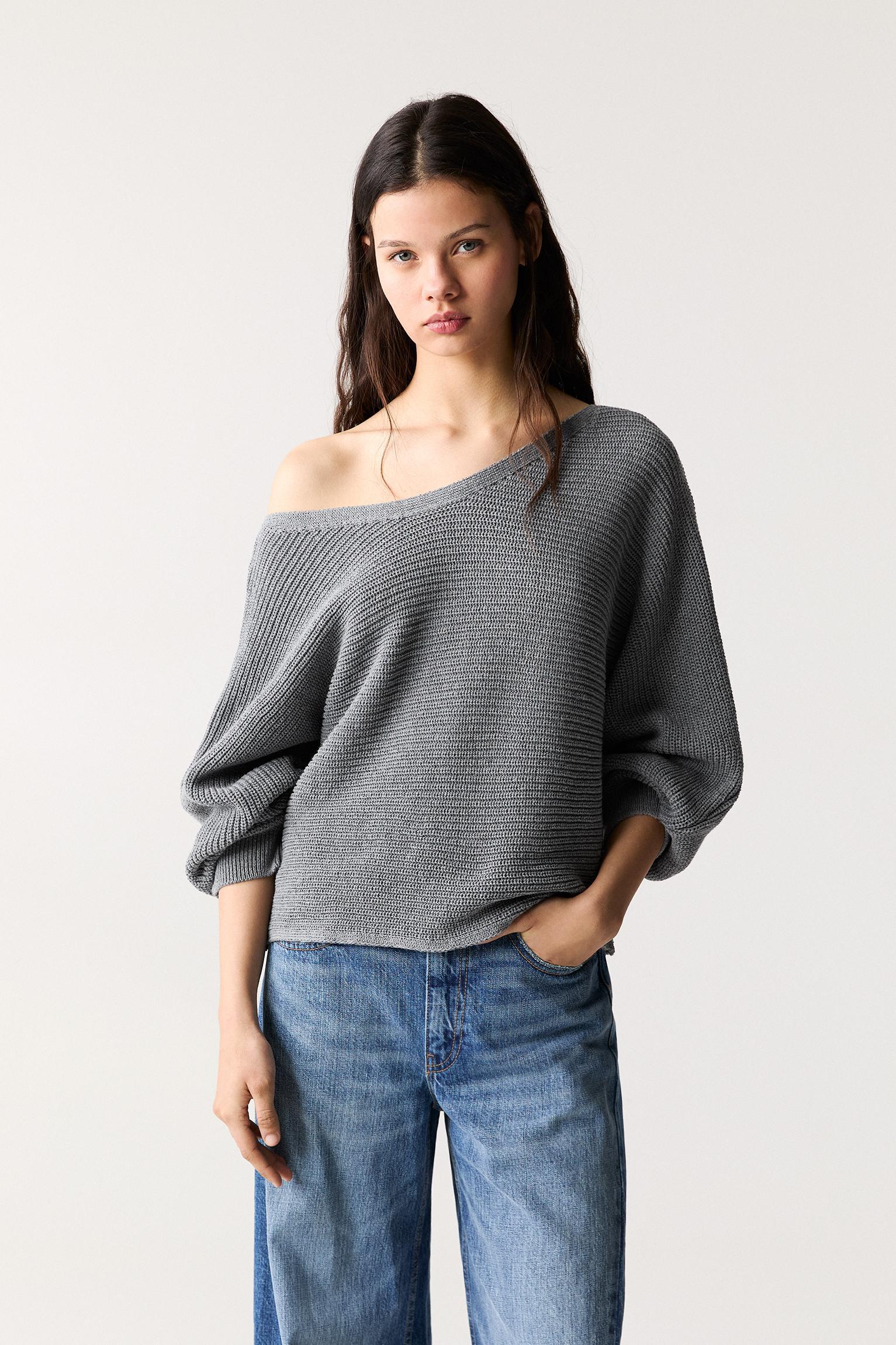 Asymmetric sweater Product Image