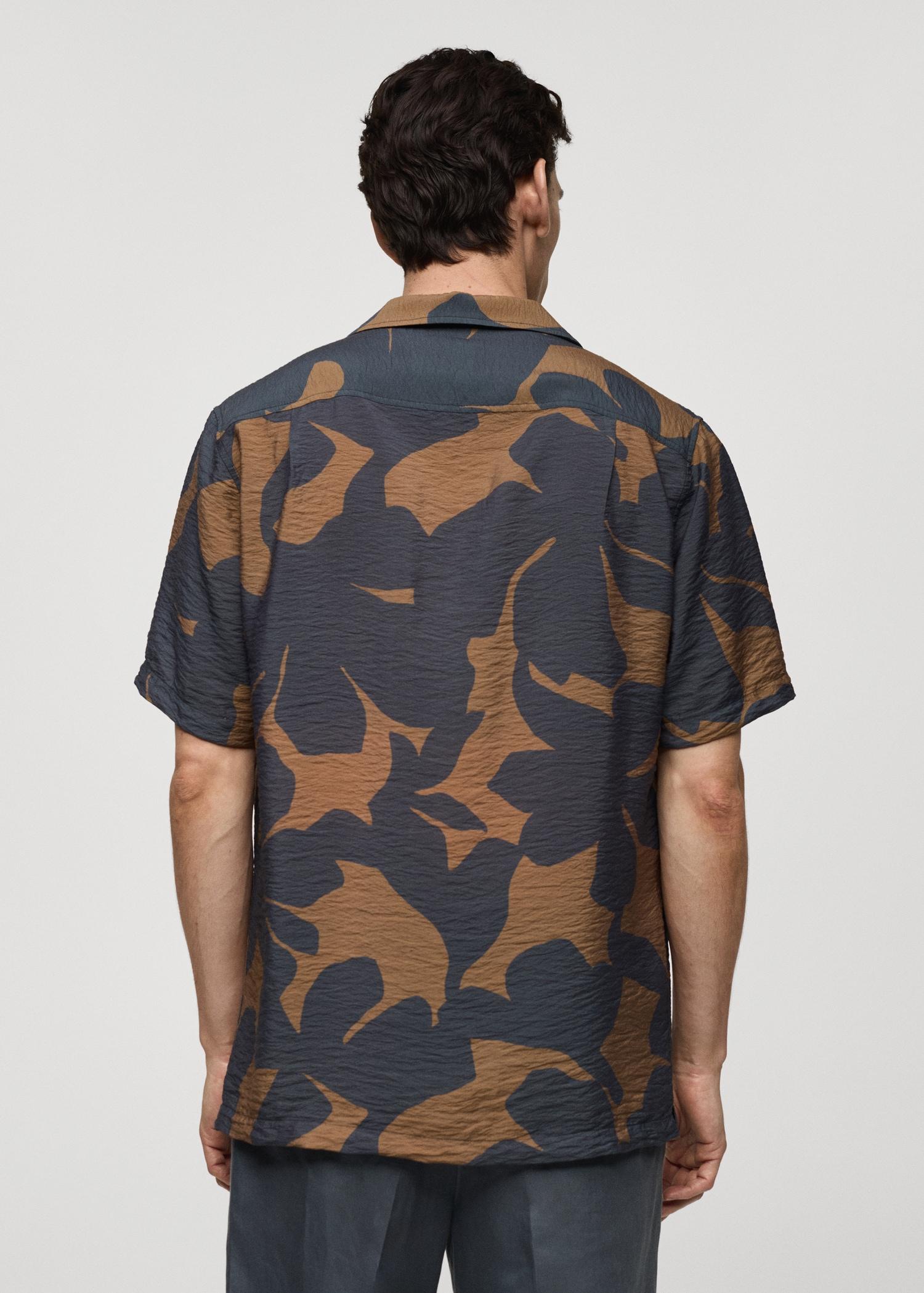 Regular-fit textured printed shirt - Men | MANGO USA Product Image