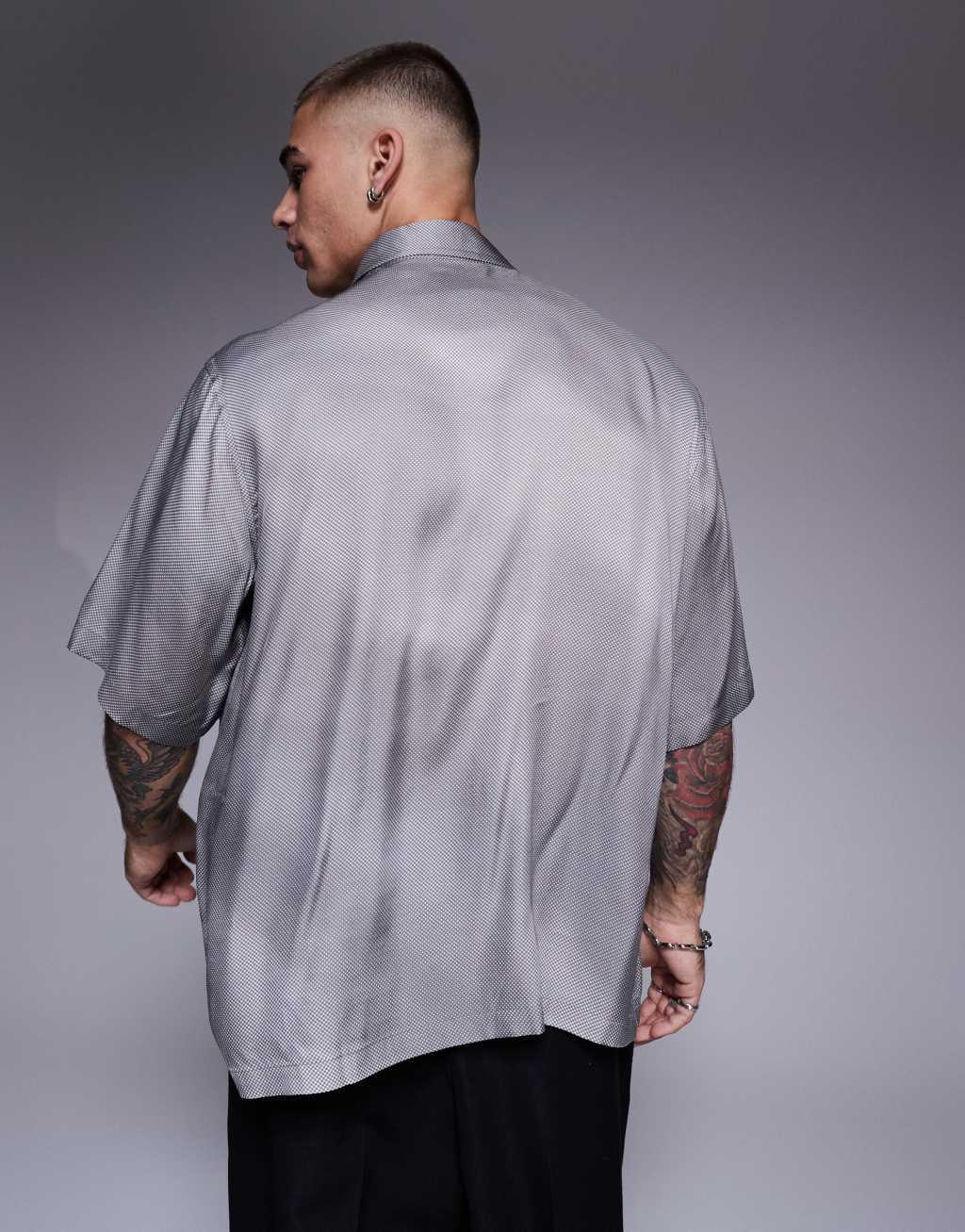 Armani Exchange short sleeve printed shirt in gray Product Image