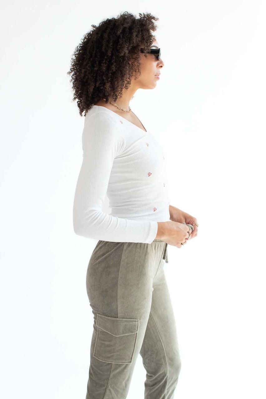 White Floral Embroidered Seamless V-Neck Shirt Product Image