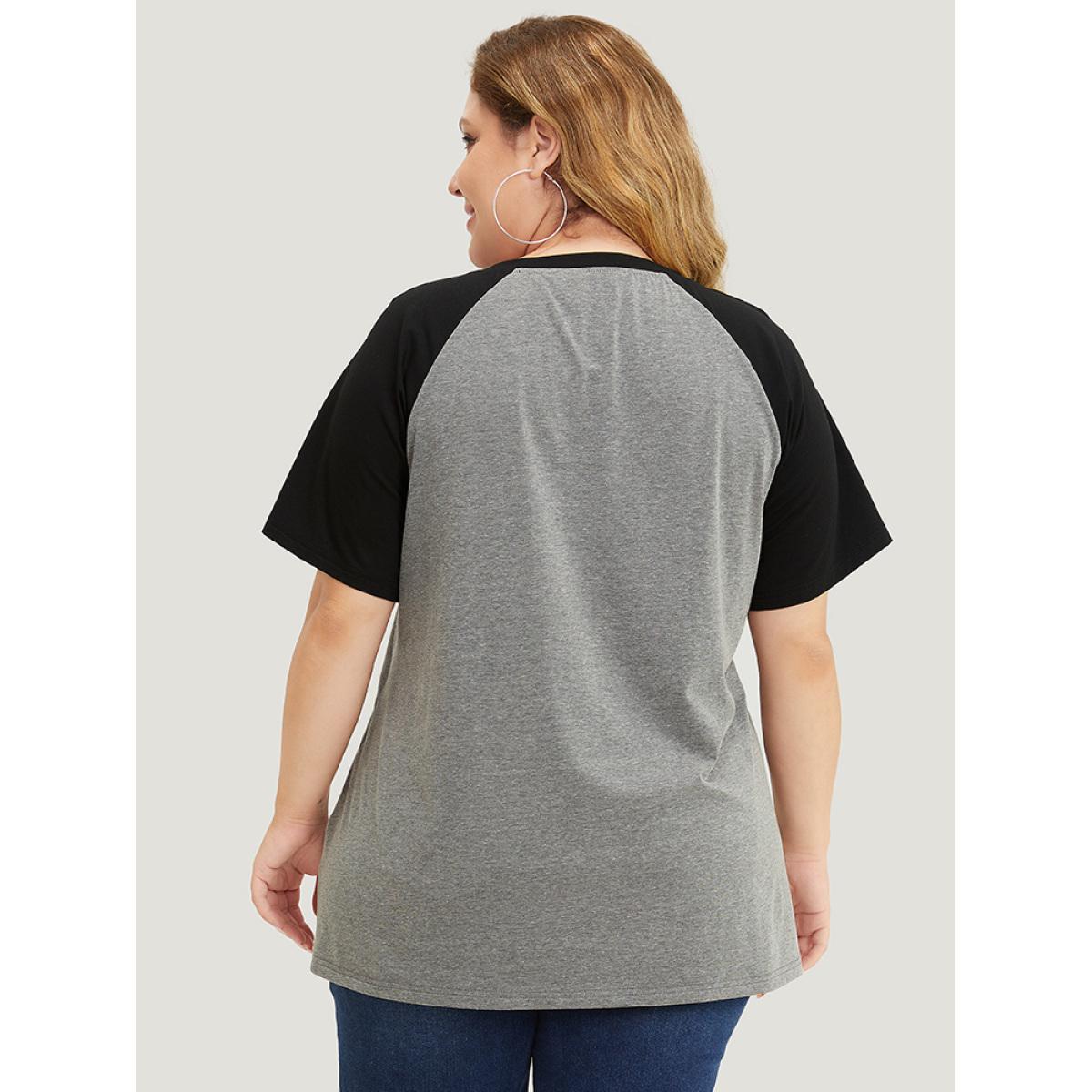 Plus Size Graphic Print Contrast Raglan Sleeve T-shirt Gray Women Casual Contrast Area Dailywear T-shirts BloomChic 30/6X Product Image