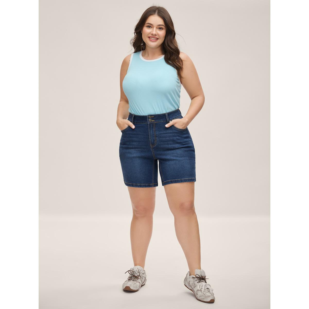 Plus Size Classic Straight-Leg Denim Shorts Women Midblue Medium stretch Casual Slanted pocket Leisure Denim Shorts BloomChic 22/3X Product Image
