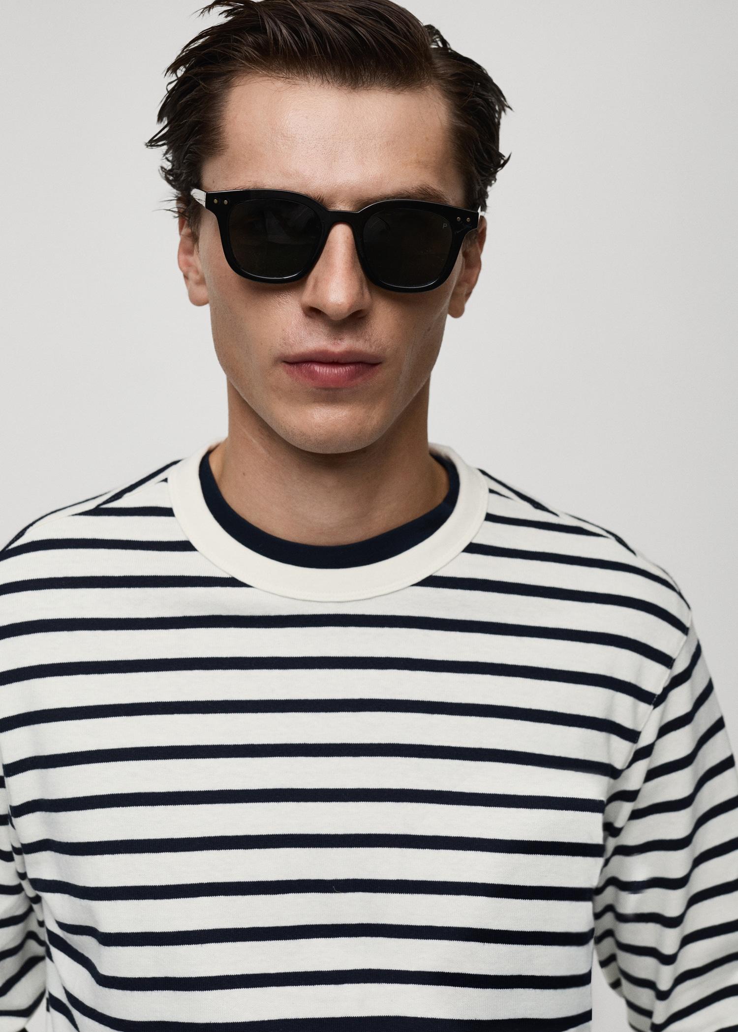 Striped 100% cotton t-shirt - Men | MANGO USA Product Image
