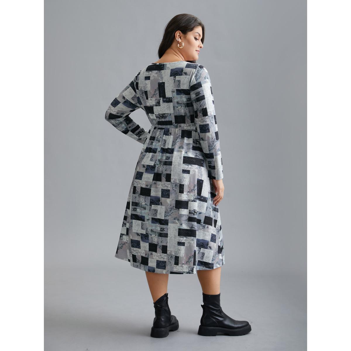 Plus Size Colorblock Contrast V Neck Midi Dress Multicolor Women Casual Contrast Knit Dresses Bloomchic 22-24/3X Product Image