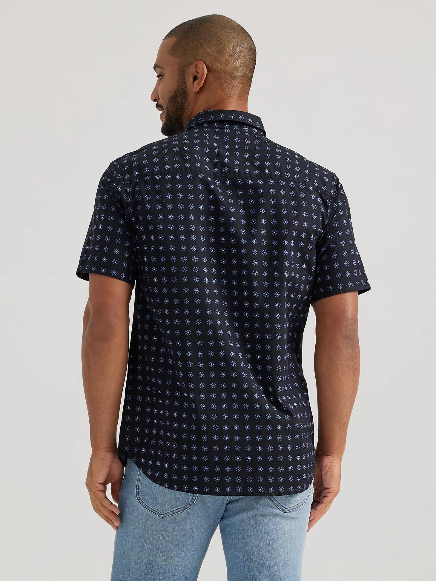 Men's Extreme Motion All Purpose Short Sleeve Floral Button Down Shirt | Men's Tops & Tees | Lee® Product Image