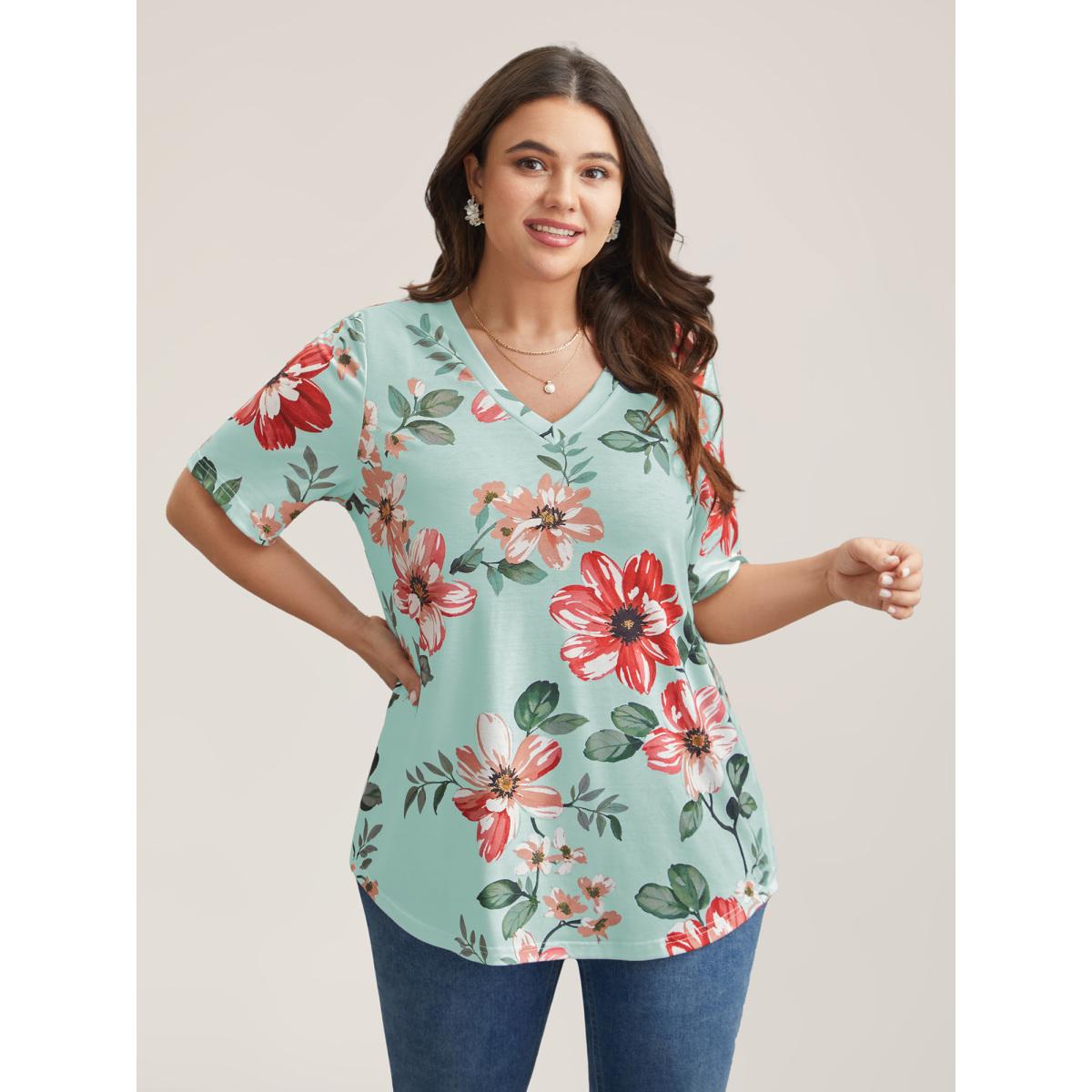Plus Size Multi-Color Floral Print V-Neck T-Shirt Crepe Women Timeless Non Natural Flowers V-neck Elegant T-shirts BloomChic 30/6X Product Image