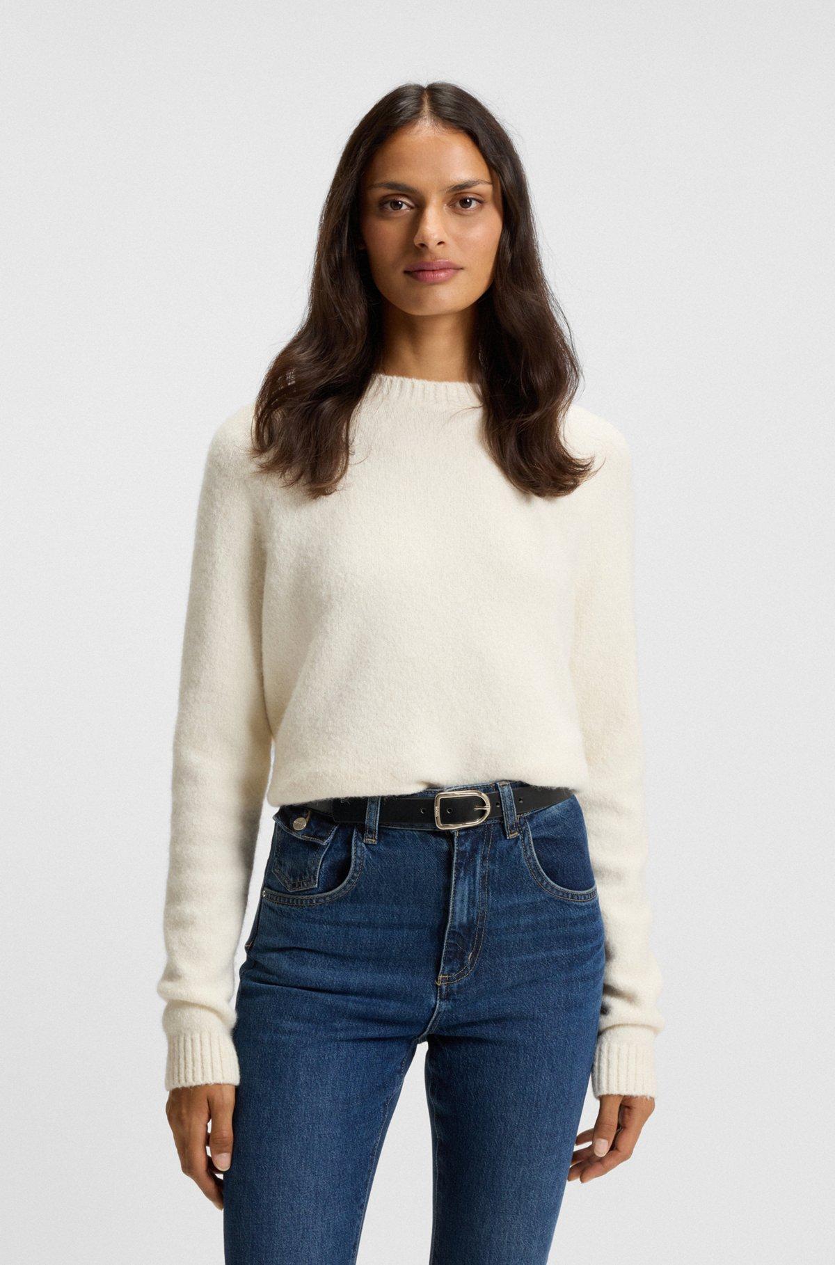 Smooth-leather belt with logo-engraved buckle Product Image