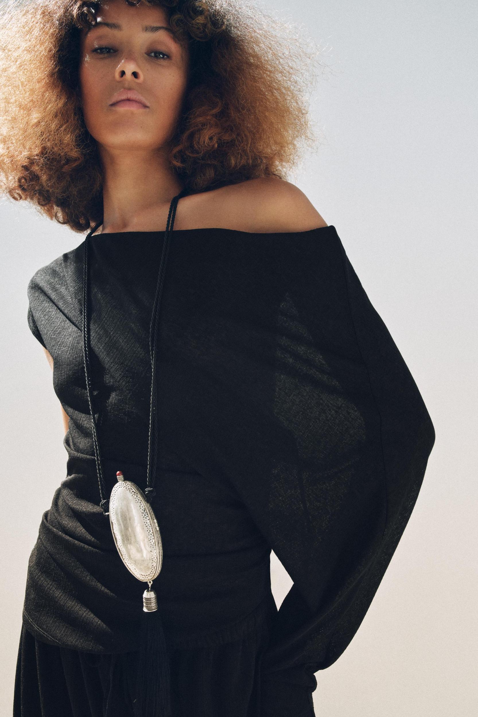 FLOWY ASYMMETRIC TOP Product Image