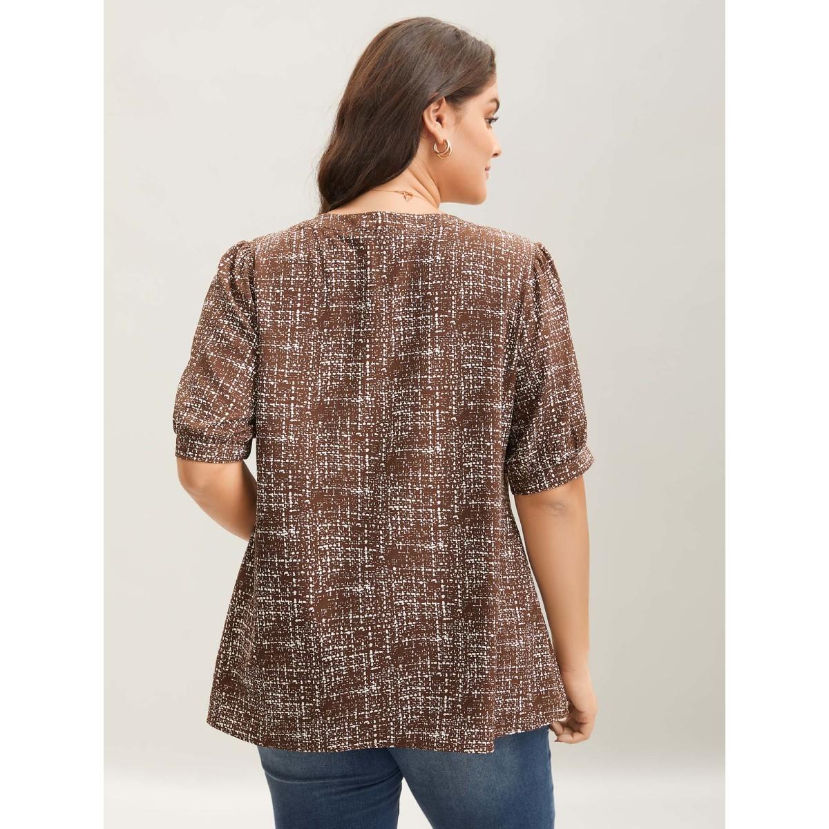 Plus Size DarkBrown Geometric Print Puff Sleeve Blouse Women Elegant Short sleeve Flat collar with V-notch Everyday Blouses BloomChic 26/4X Product Image