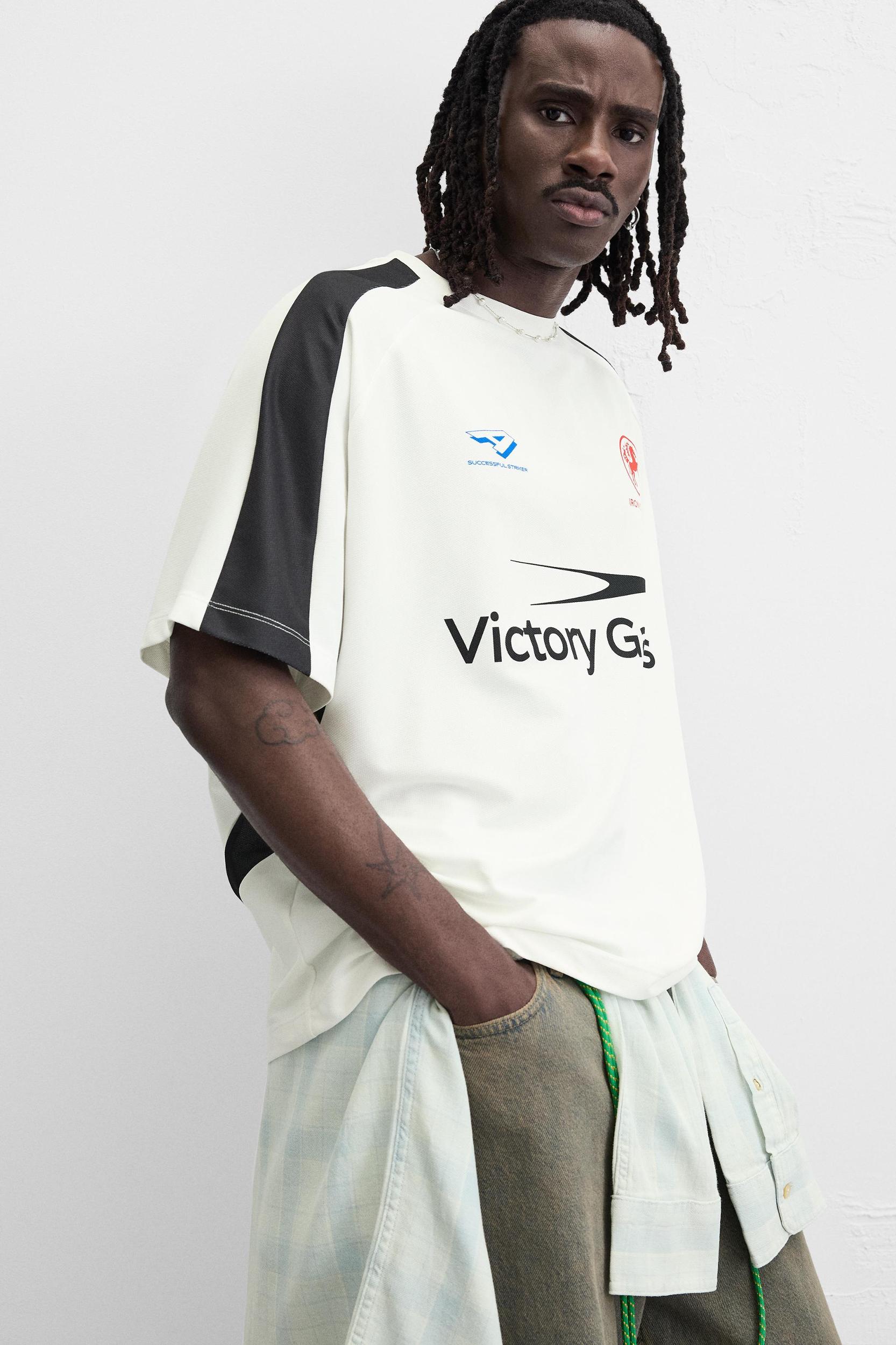 COLOR BLOCK TEXT T-SHIRT Product Image