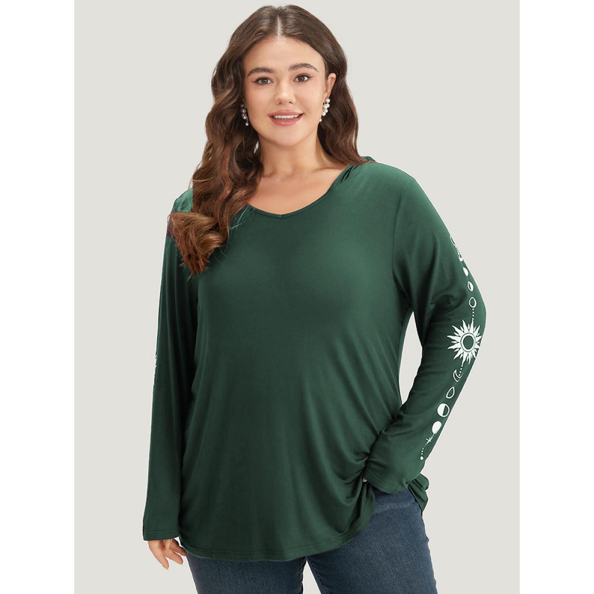 Plus Size Moon & Star Print Hooded Long Sleeve T-shirt Green Women Casual Printed Star and moon Hooded Everyday T-shirts BloomChic 22-24/3X Product Image