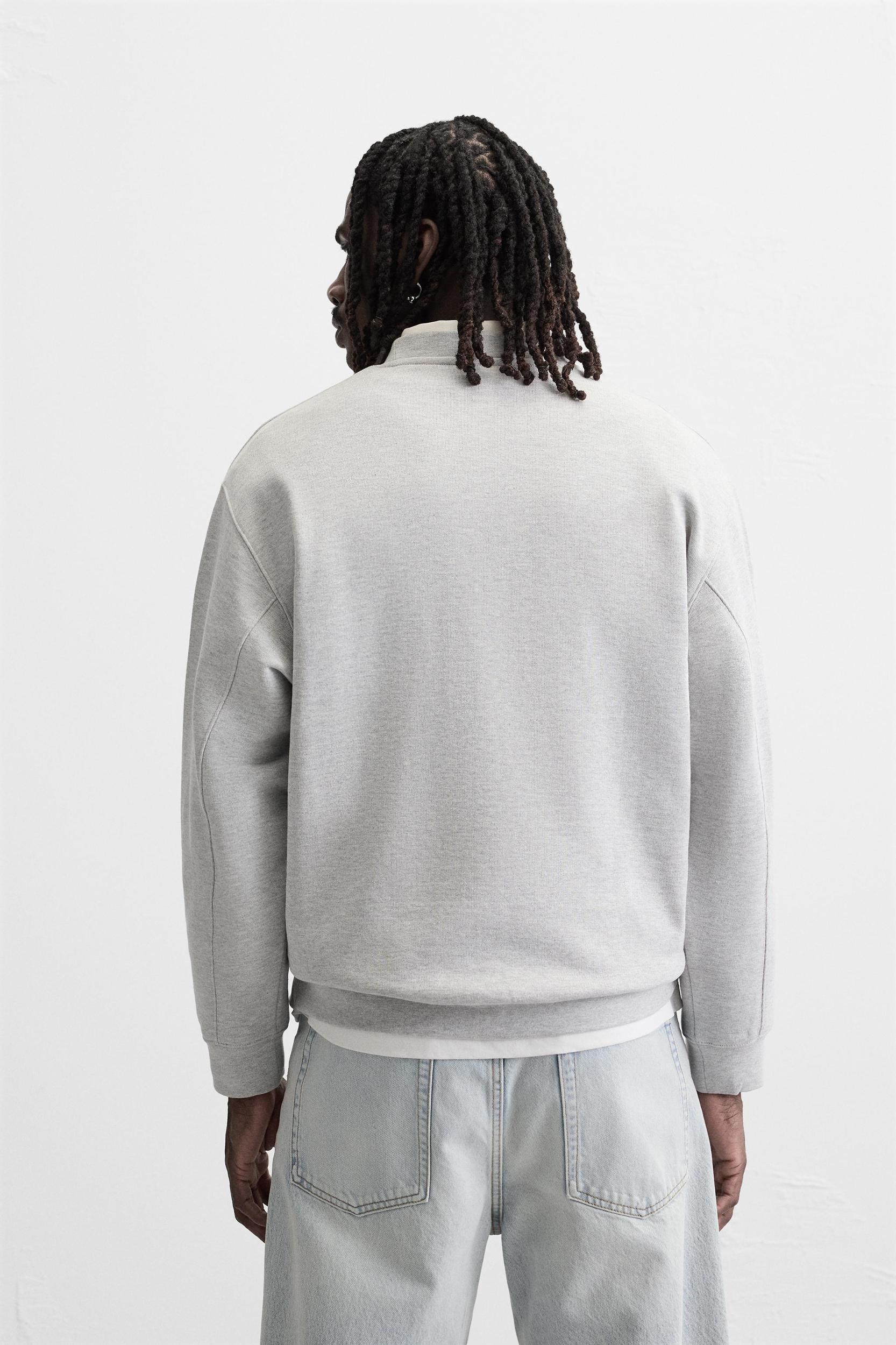 TEXT PATCH SWEATSHIRT Product Image