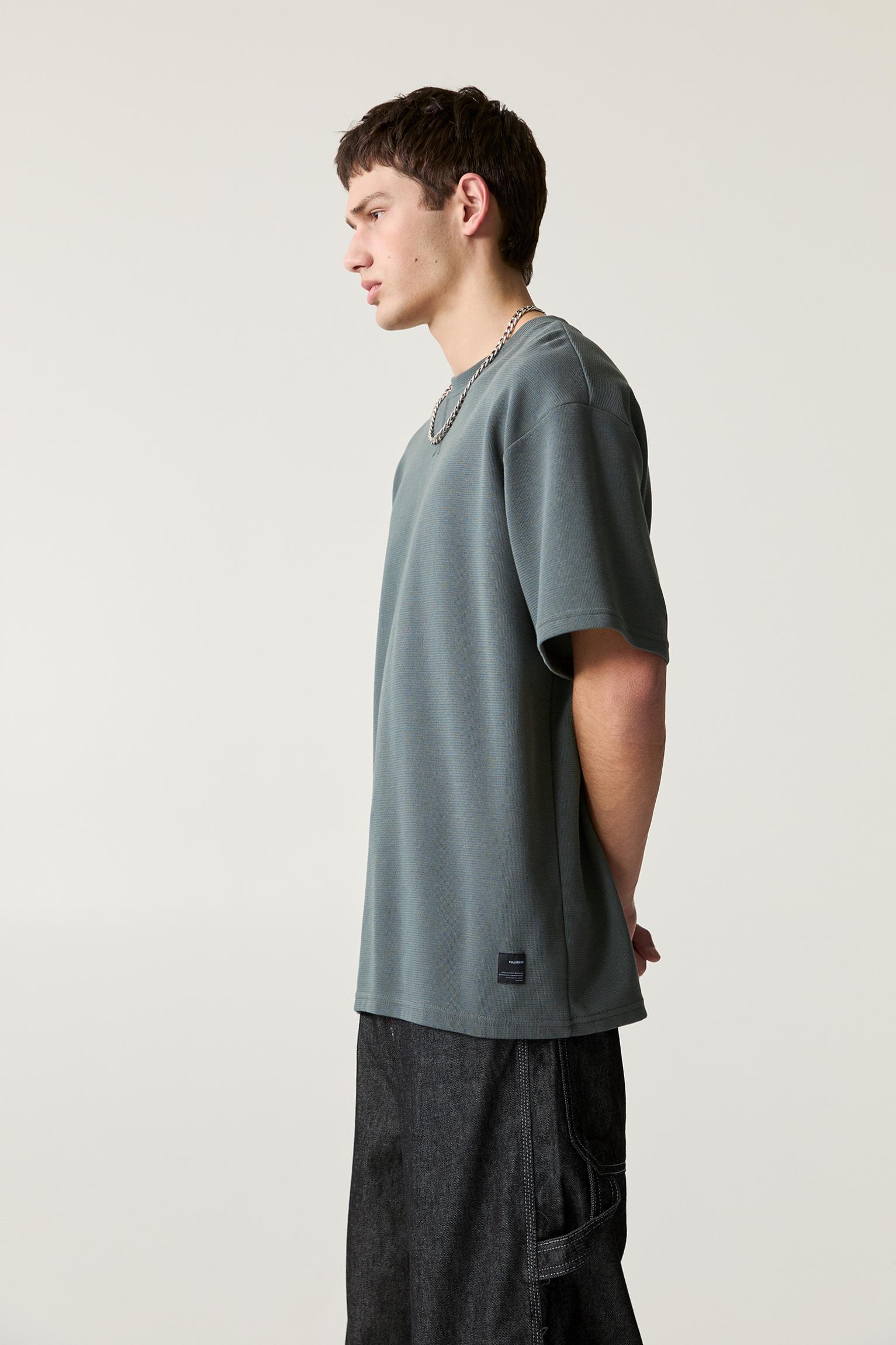 Basic short sleeve textured T-shirt Product Image