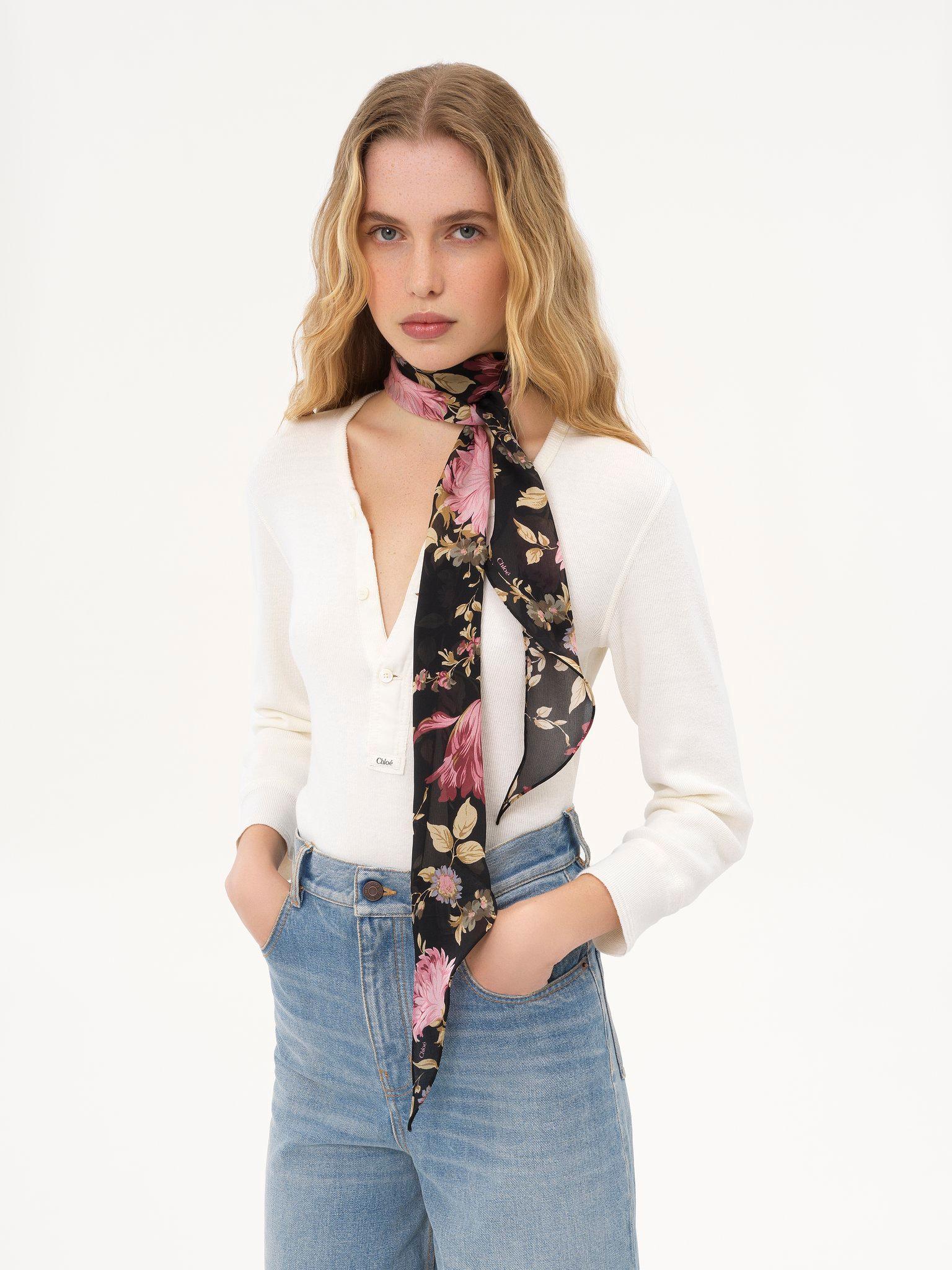 The Chloé Peonies bandeau scarf in silk charmeuse Product Image
