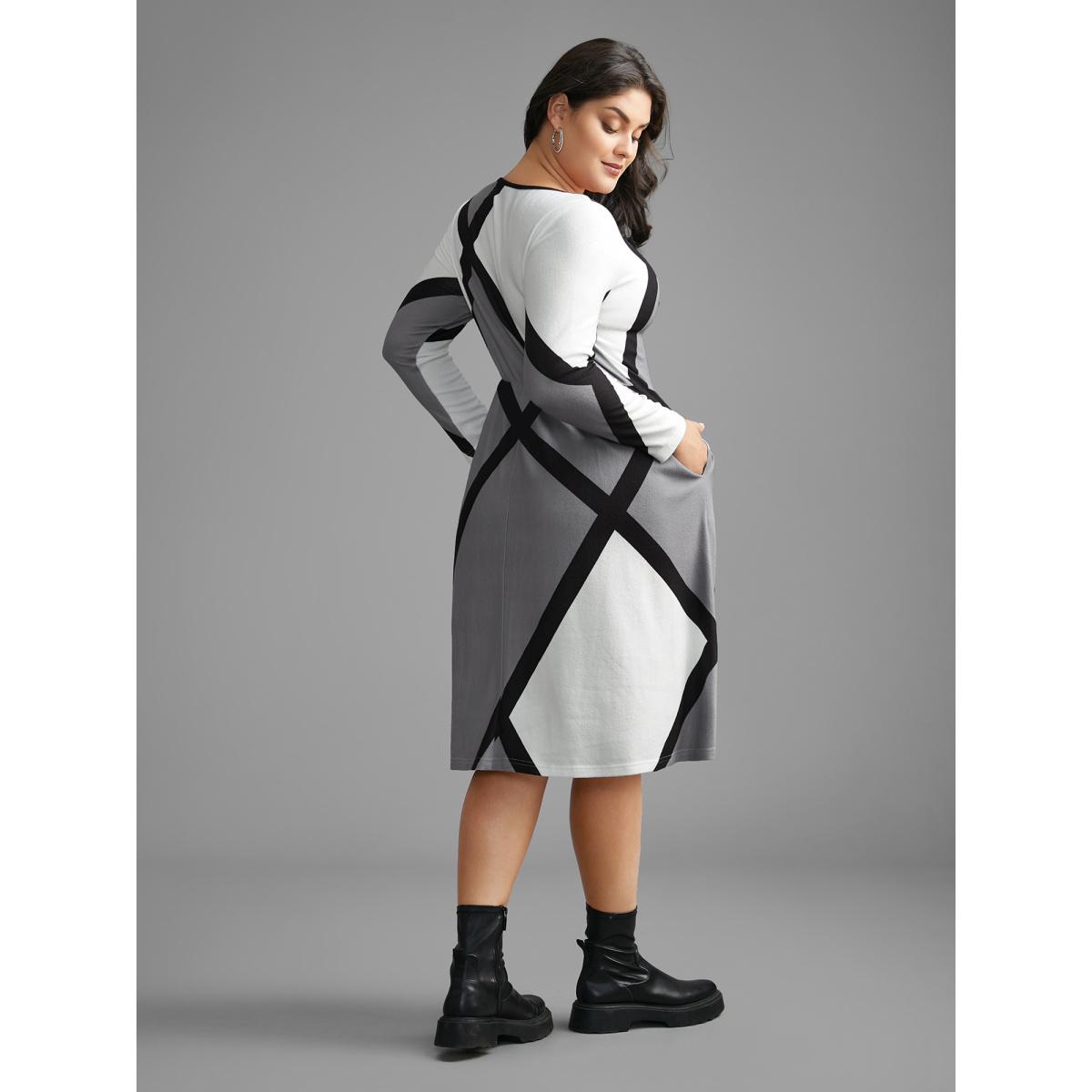 Plus Size V Neck Colorblock Contrast Pocket Dress Mediumgray Women Casual Contrast V-neck Long Sleeve Curvy BloomChic 10/M Product Image