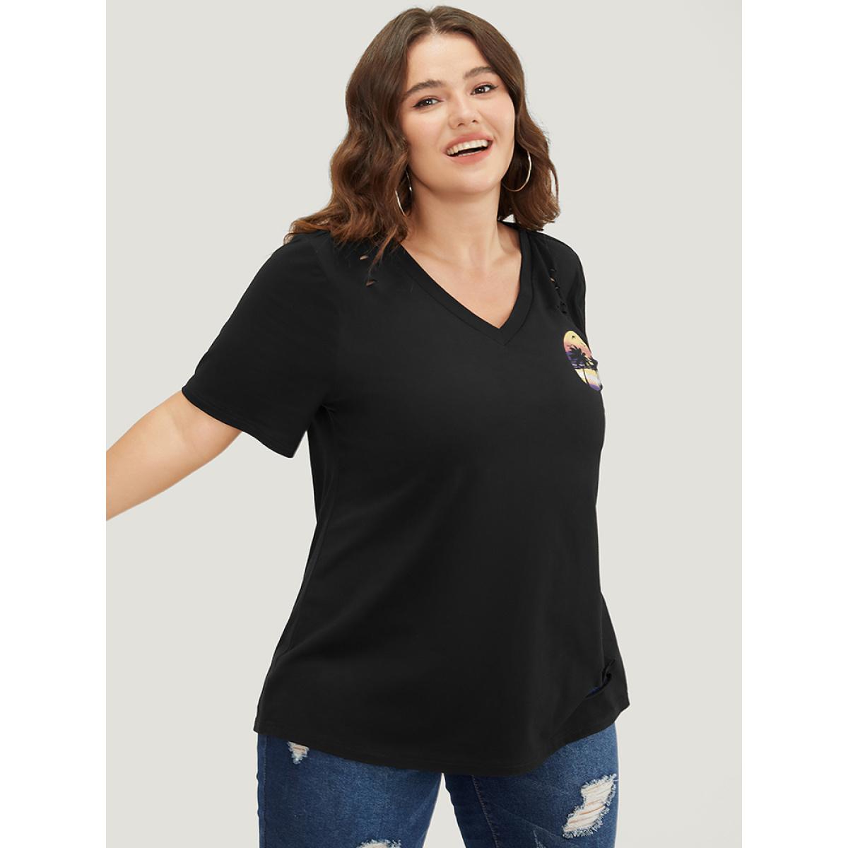 Plus Size Coconut Tree Print V Neck Distressed T-shirt Black Women Casual Printed Tropical Dailywear T-shirts BloomChic 18-20/2X Product Image