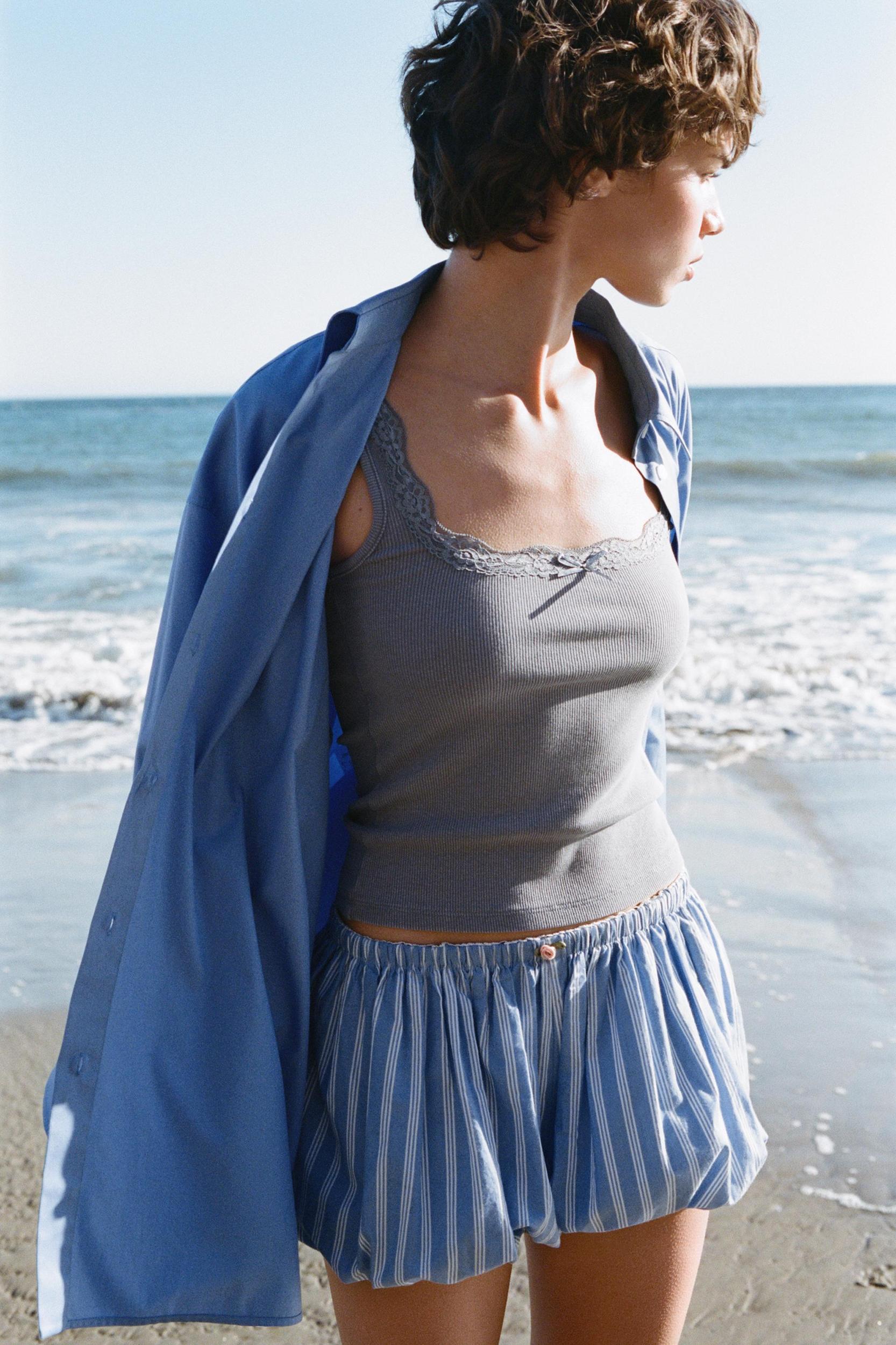 STRIPED MINI VOLUME SHORTS Product Image