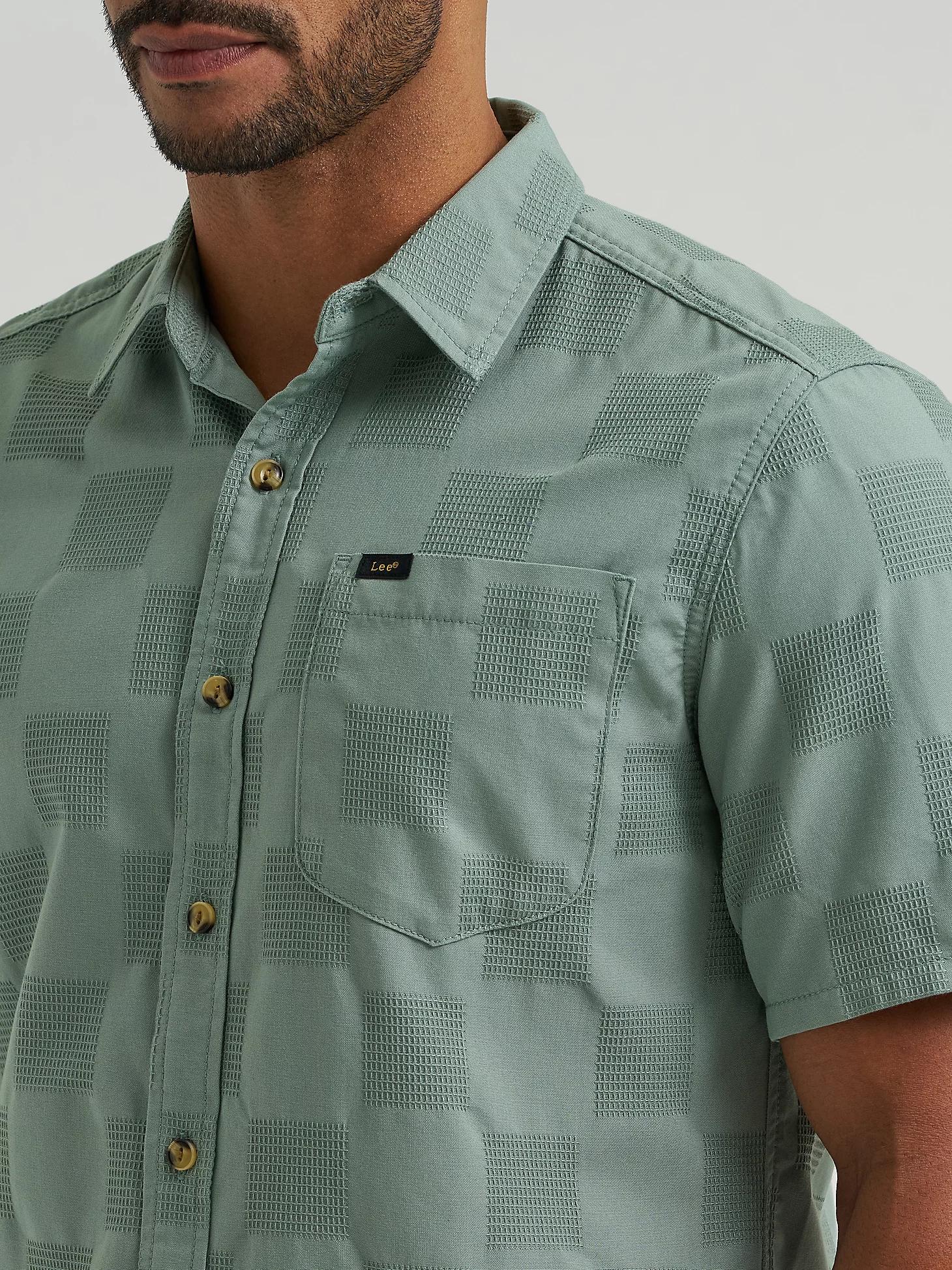 Men's Short Sleeve All Purpose Button Down Shirt | Men's Tops & Tees | Lee® Product Image