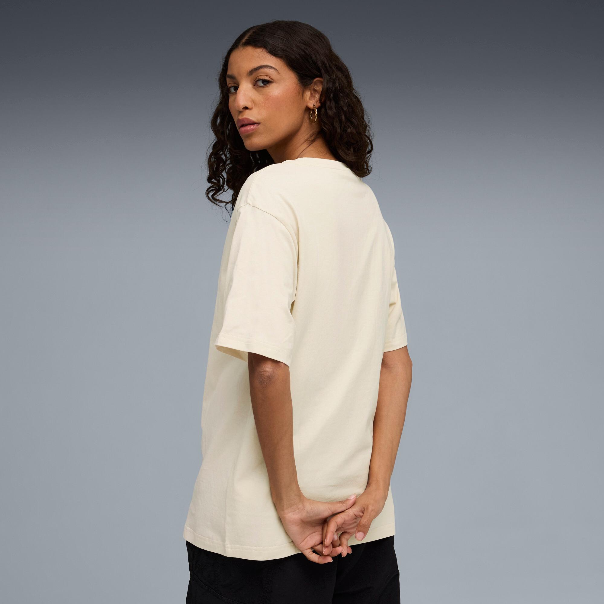 GRAPHIC Tee Women Product Image