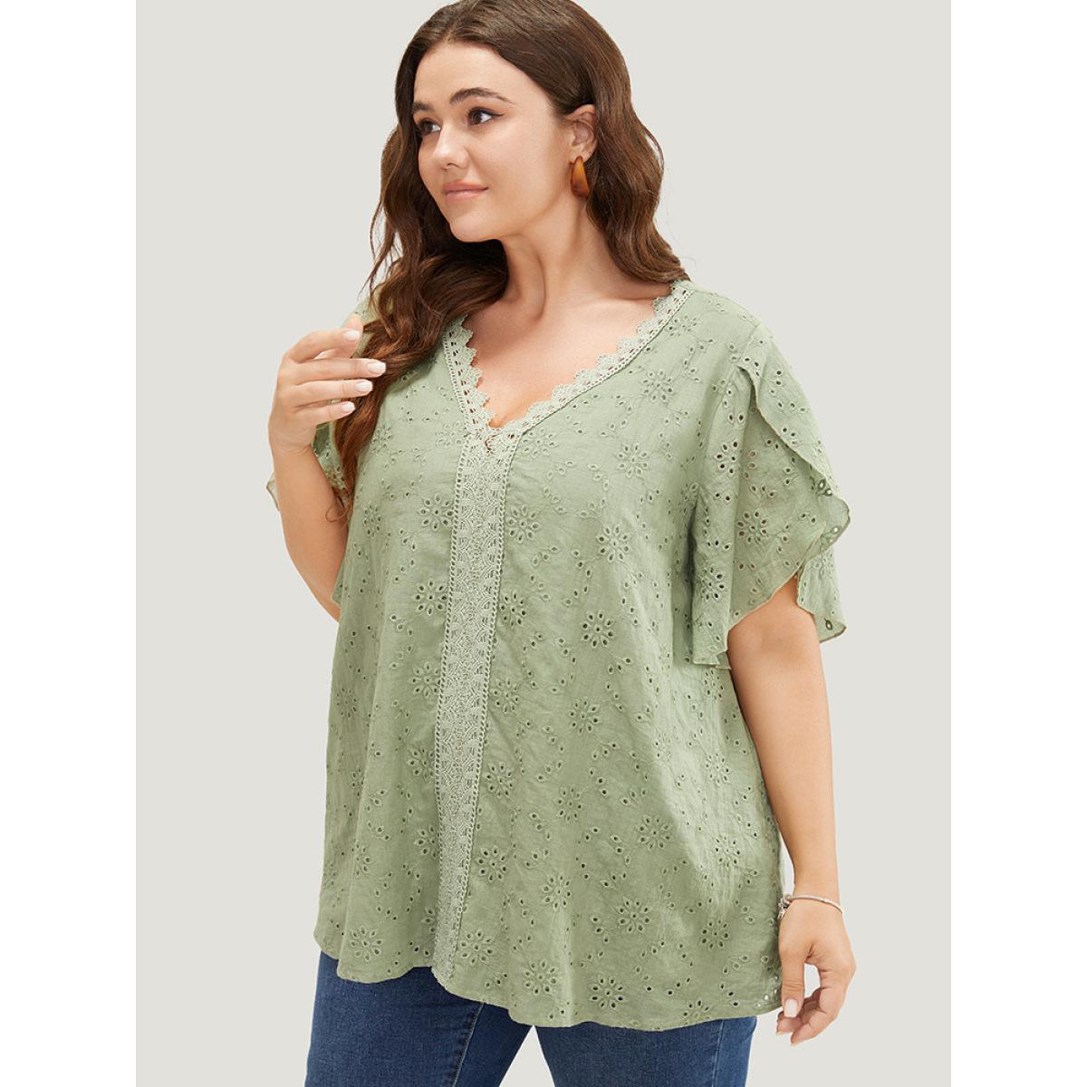 Plus Size Moss Solid Broderie Anglaise Split Sleeve Contrast Lace Blouse Women Elegant Short sleeve V-neck Dailywear Blouses BloomChic 12/L Product Image