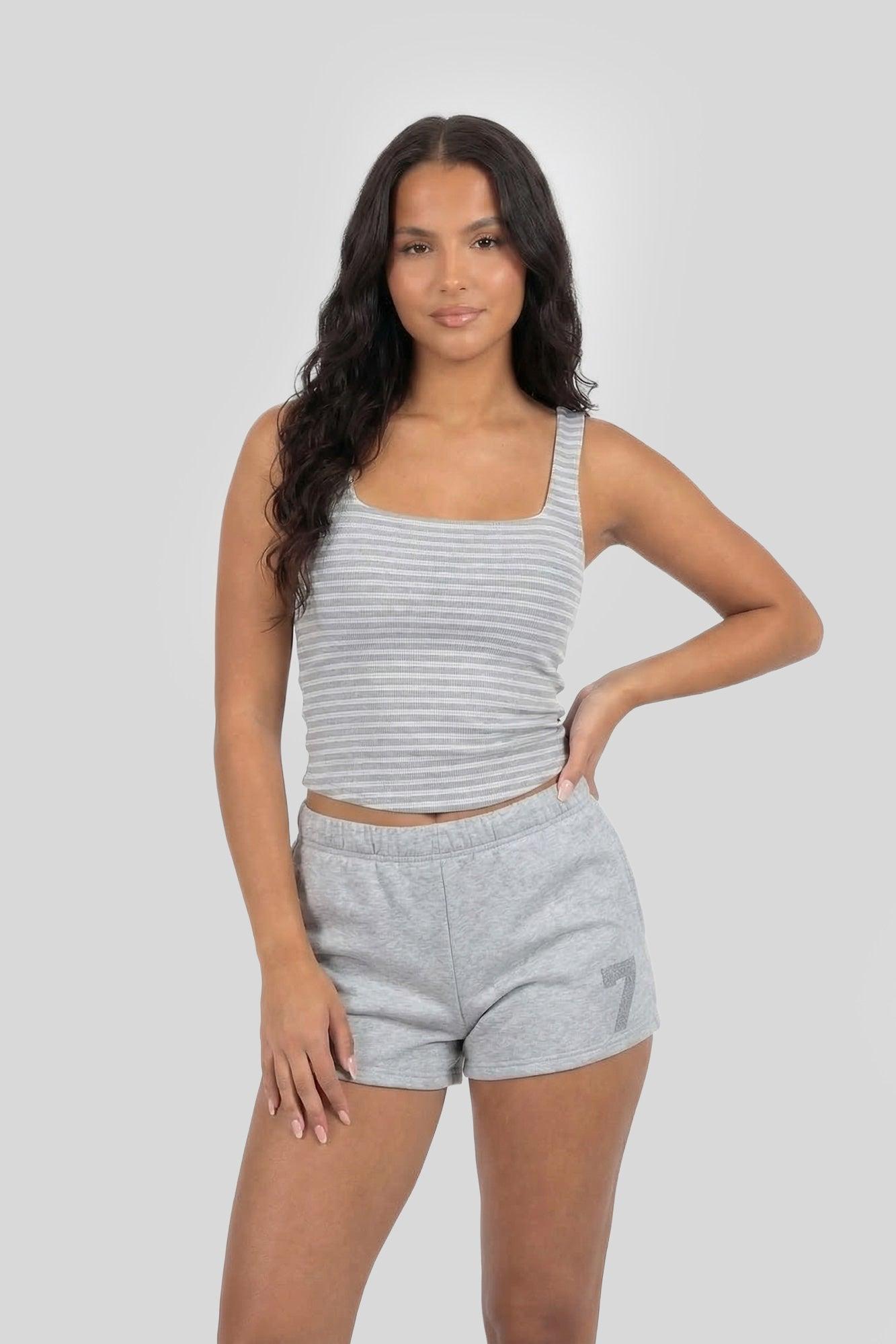 Graphic Fleece Short Female Product Image