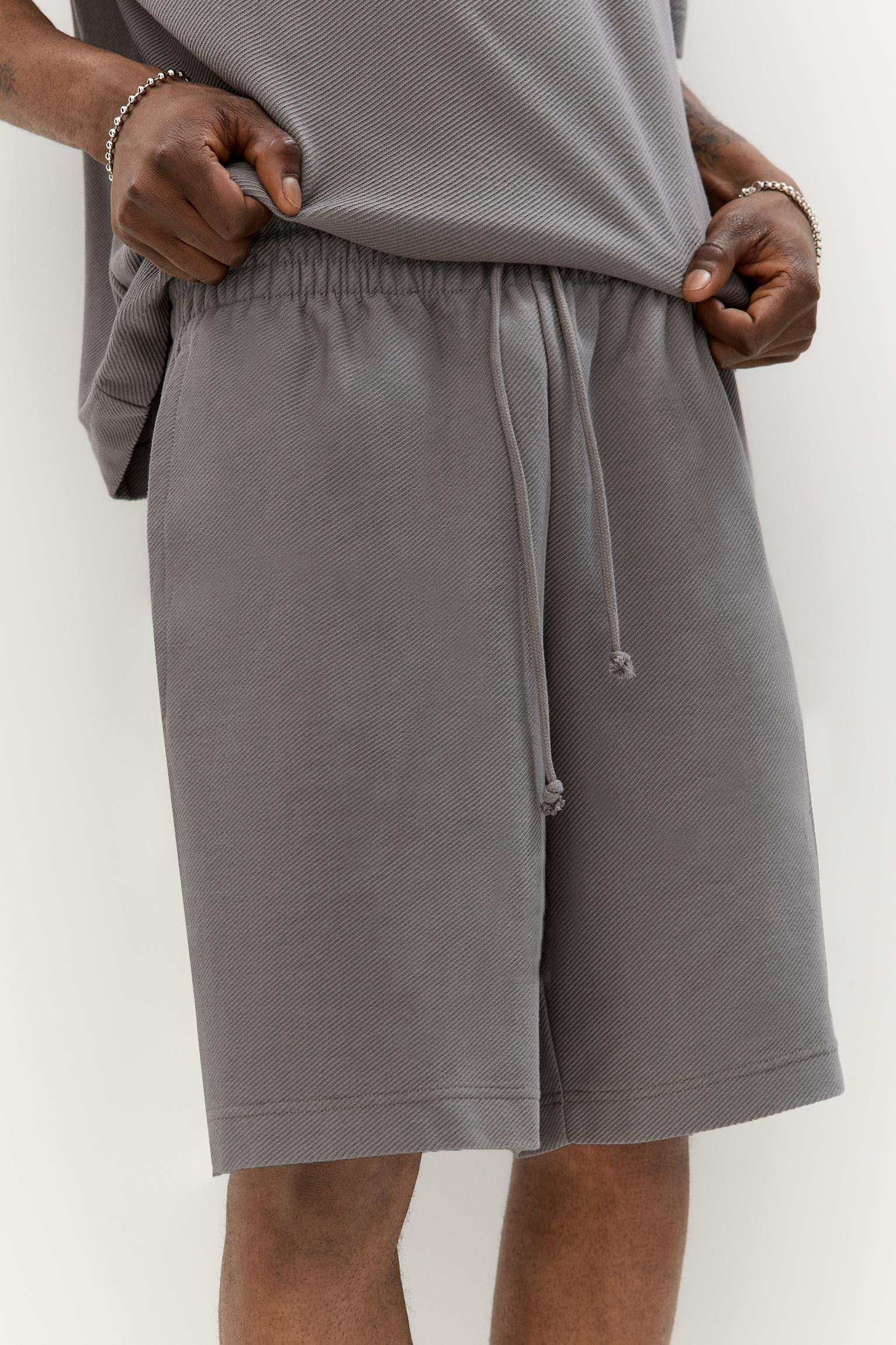 Diagonal textured Bermuda short sweatpants Product Image