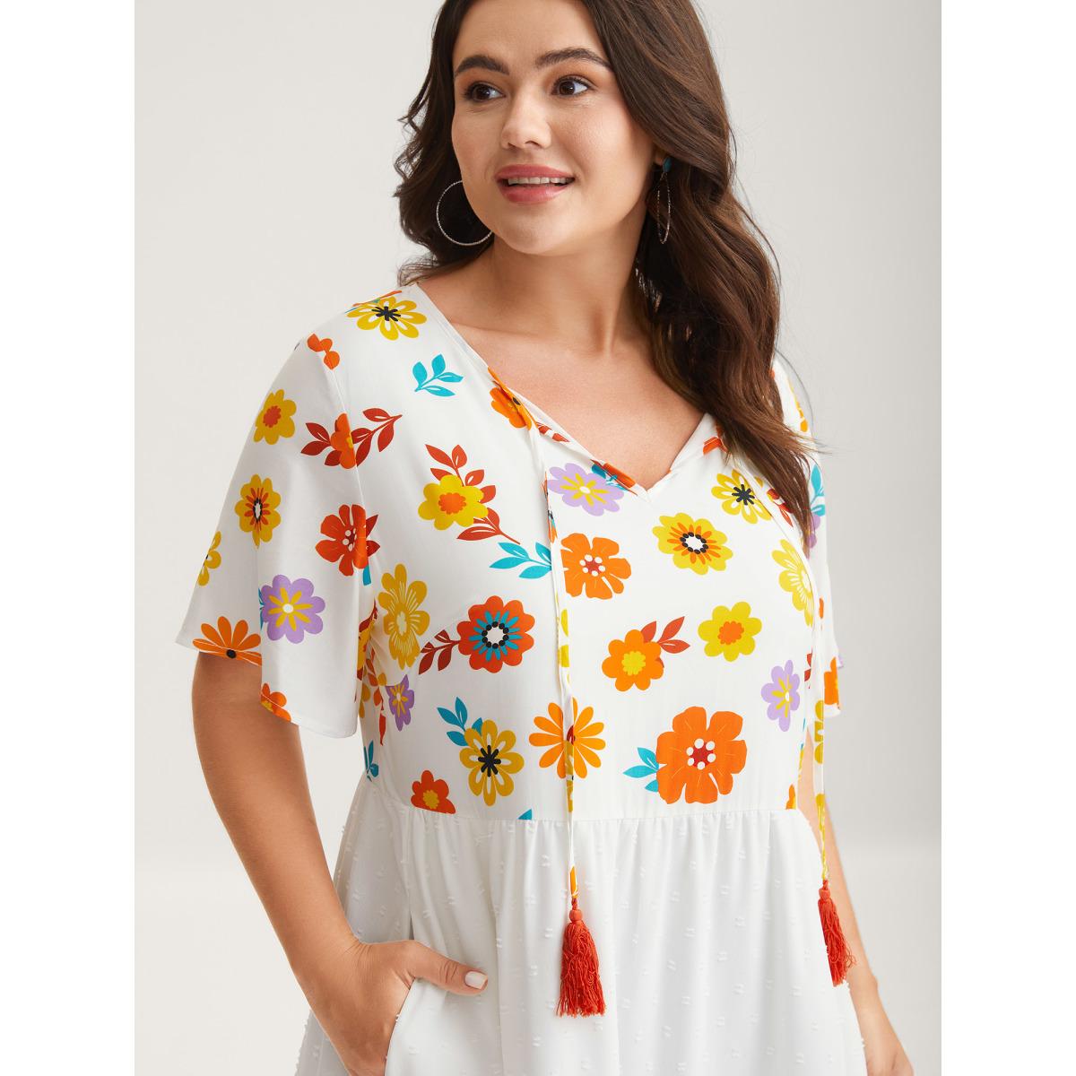 Plus Size Colorful Florals Spliced Pockets Midi Dress Brightred Women Notched collar Short sleeve Curvy BloomChic 26/4X Product Image