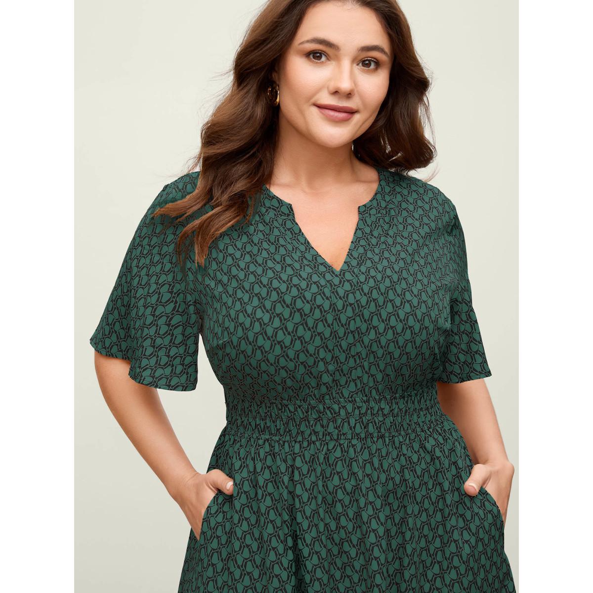 Plus Size Geometric Print Waist-Cinched Tiered Midi Dress DarkGreen Women Office Flat collar with V-notch Short sleeve Curvy BloomChic 10/M Product Image