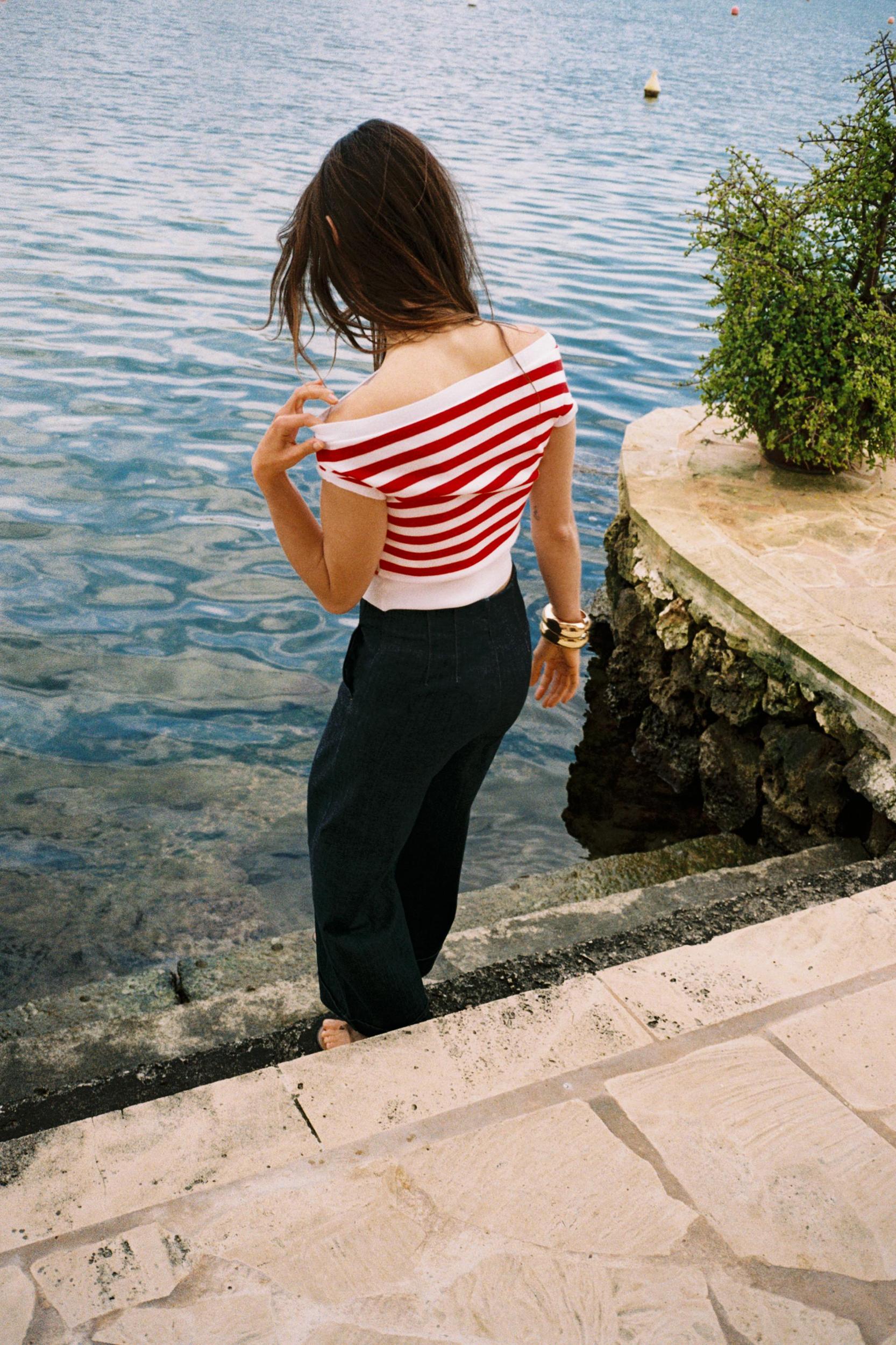 STRIPED BOATNECK TOP Product Image