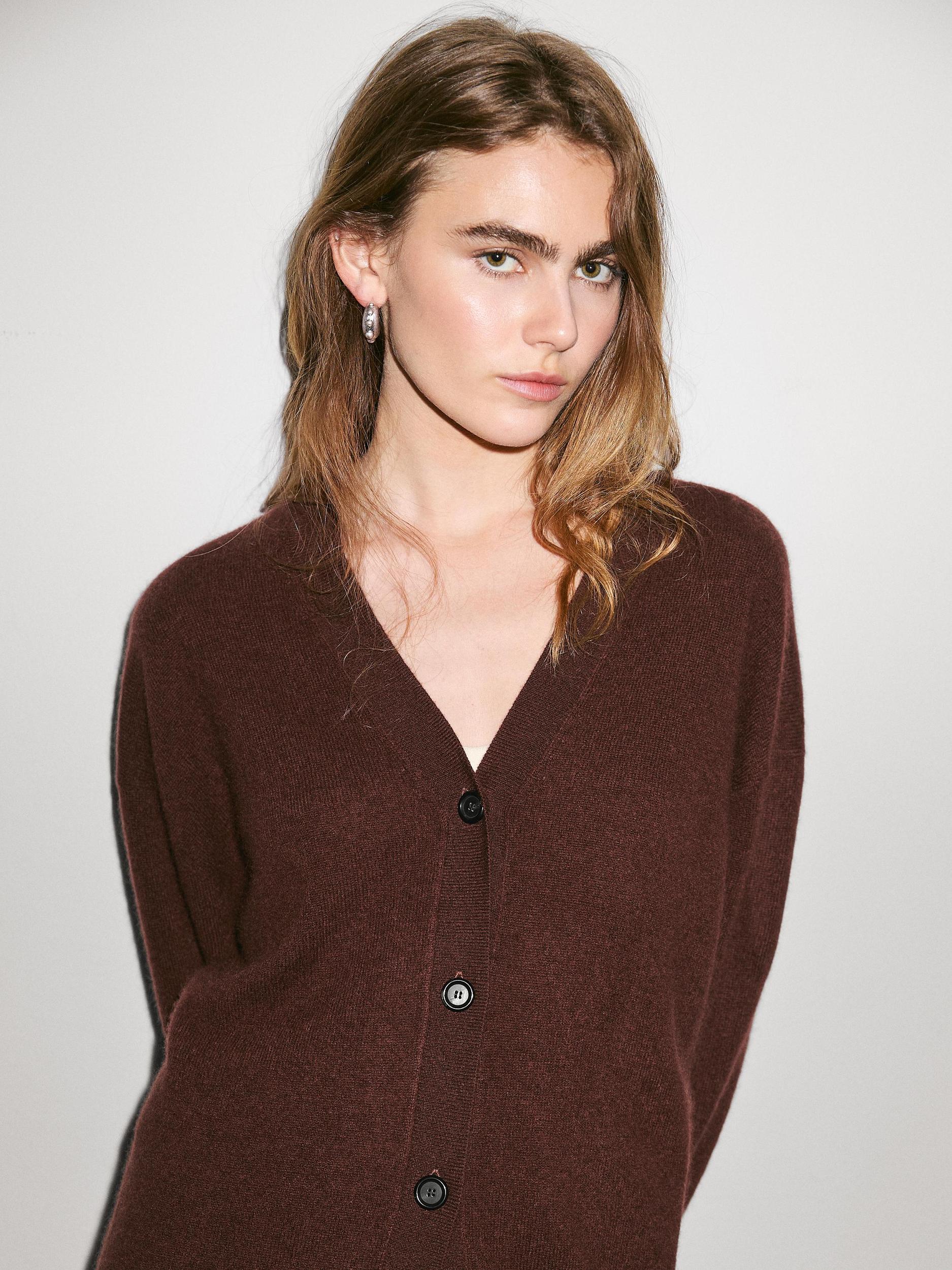 100% cashmere V-neck oversize cardigan Product Image