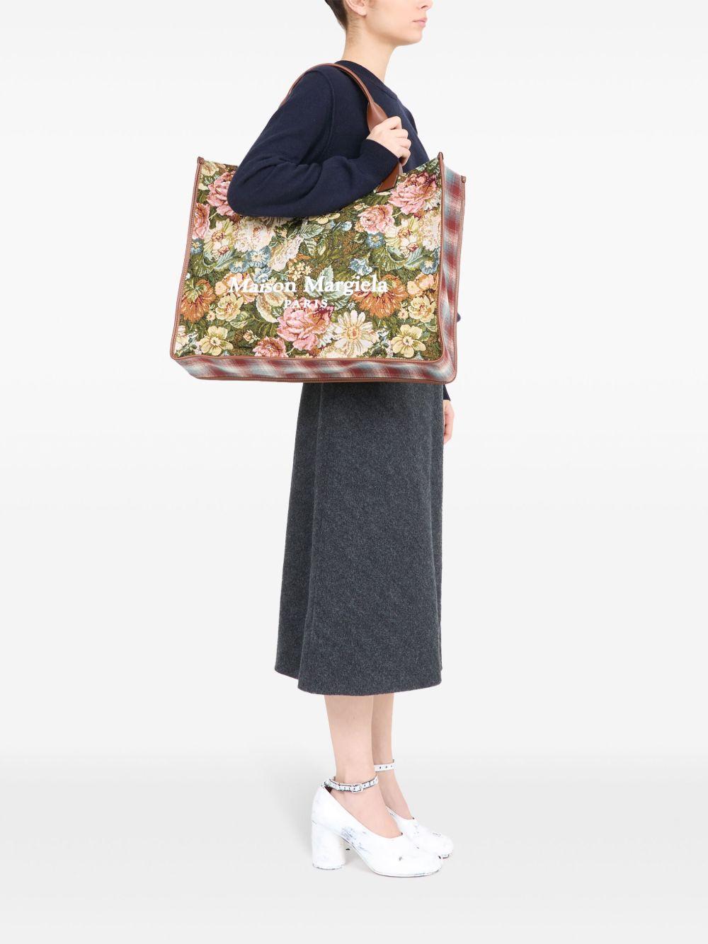 large floral-print tote bag Product Image