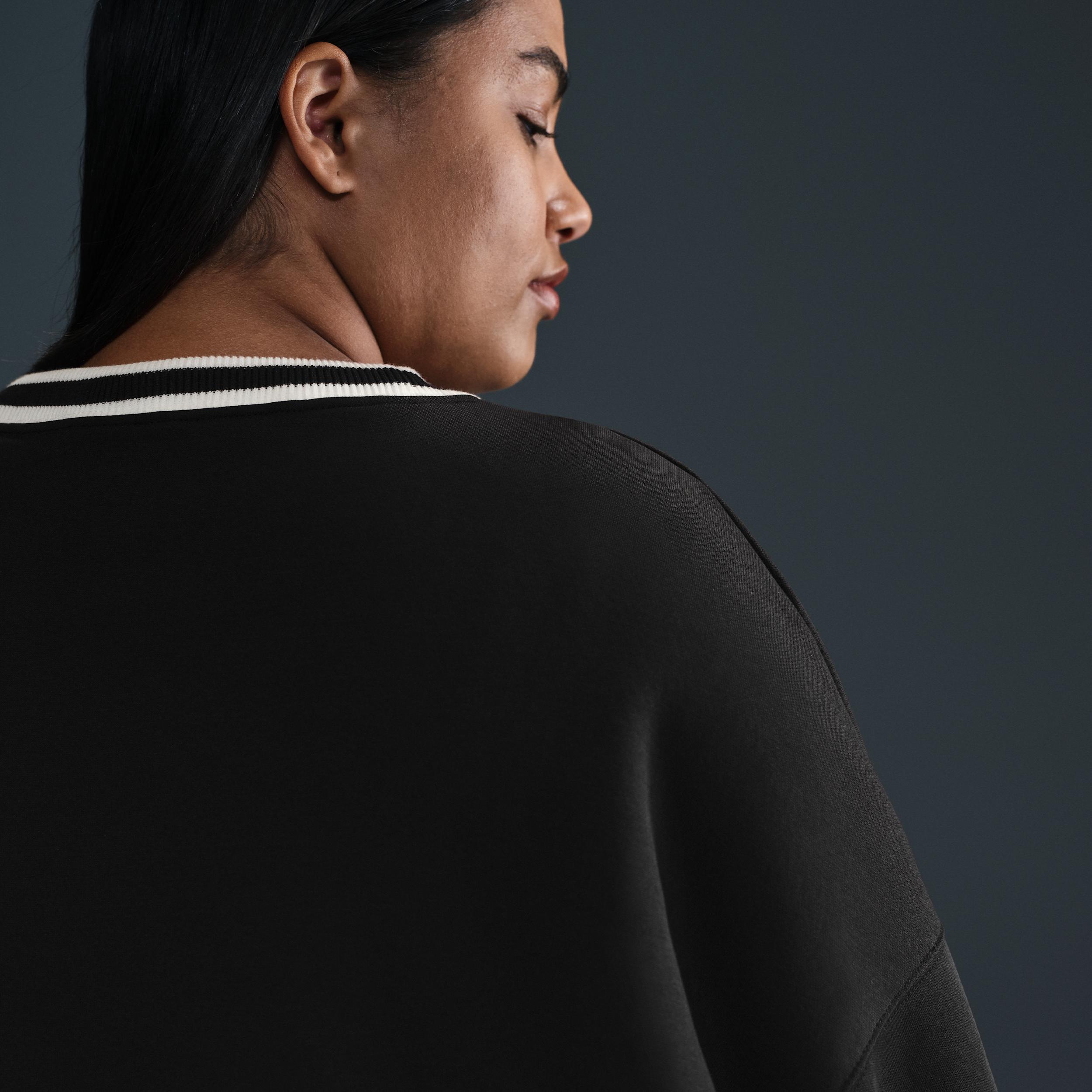 Women's Nike Sportswear Phoenix Fleece Oversized Graphic Crew-Neck Sweatshirt (Plus Size) Product Image