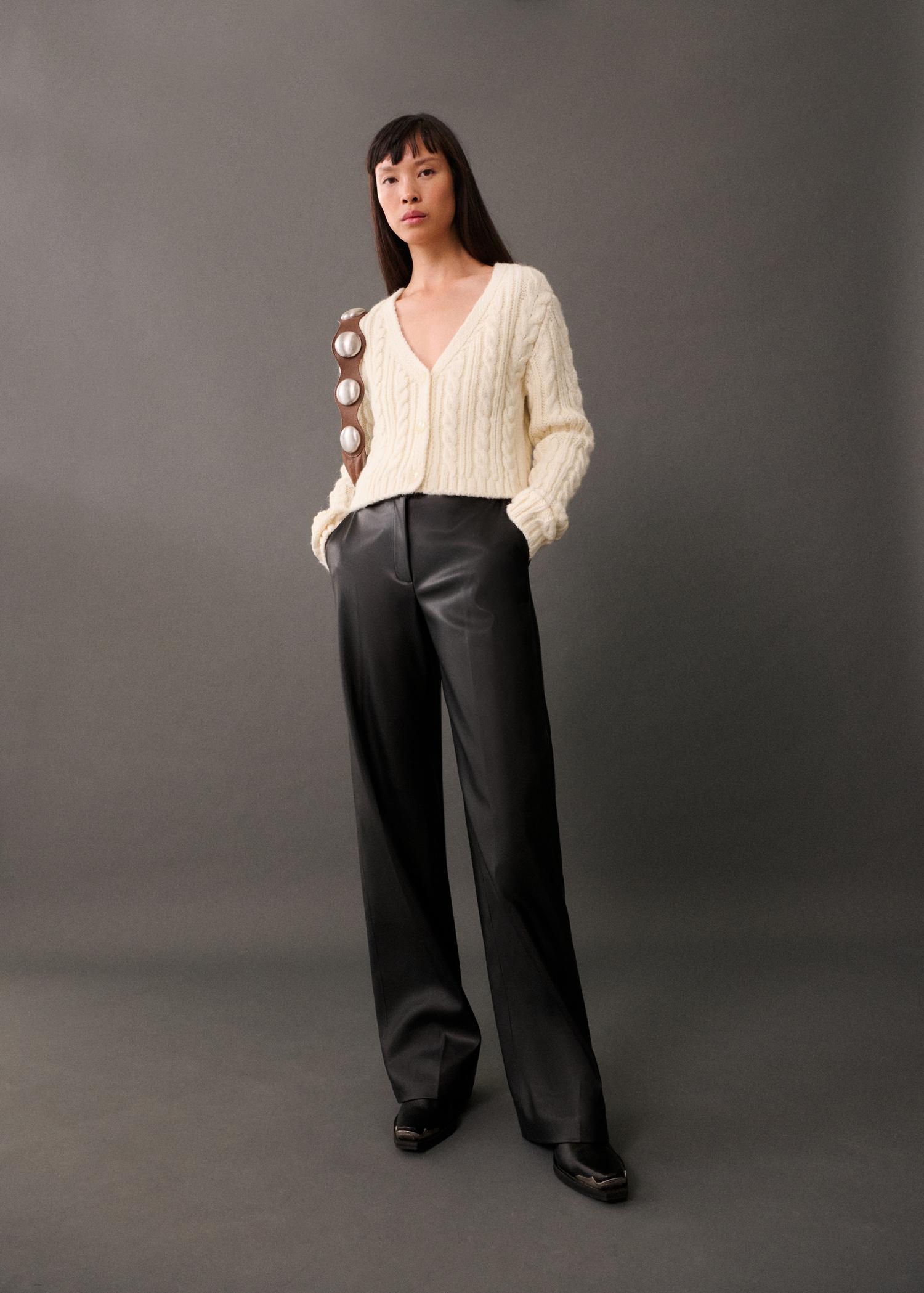 Buttoned knit braided cardigan - Women | MANGO USA Product Image