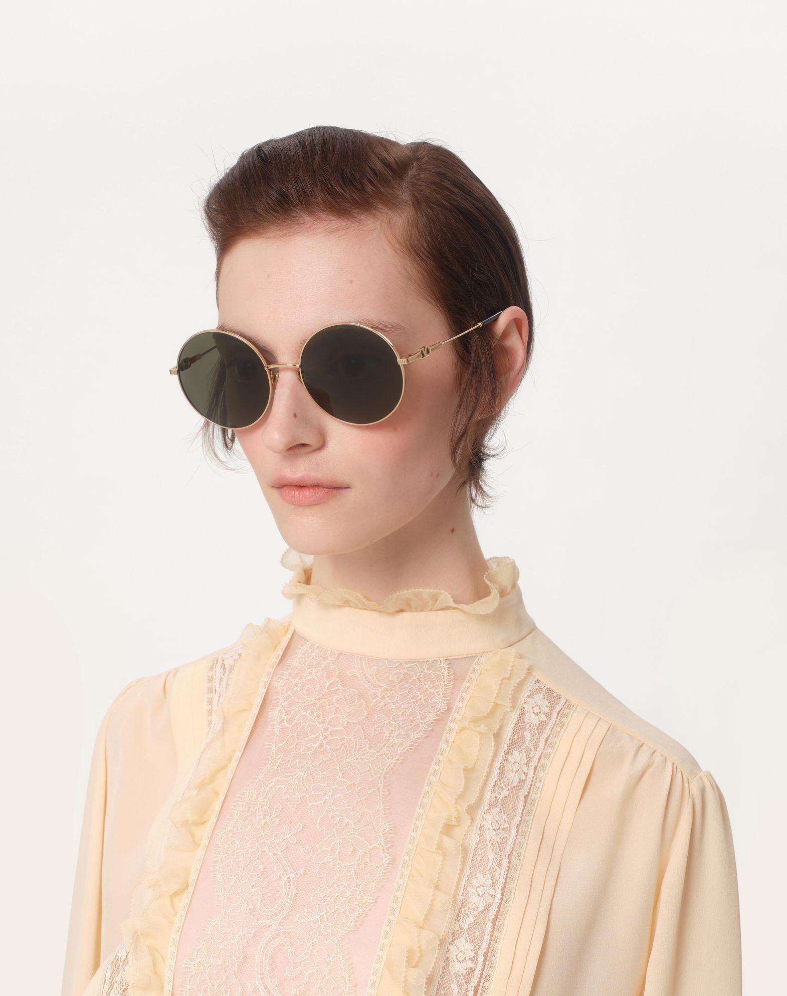 Round Oversized Metal Frame Product Image