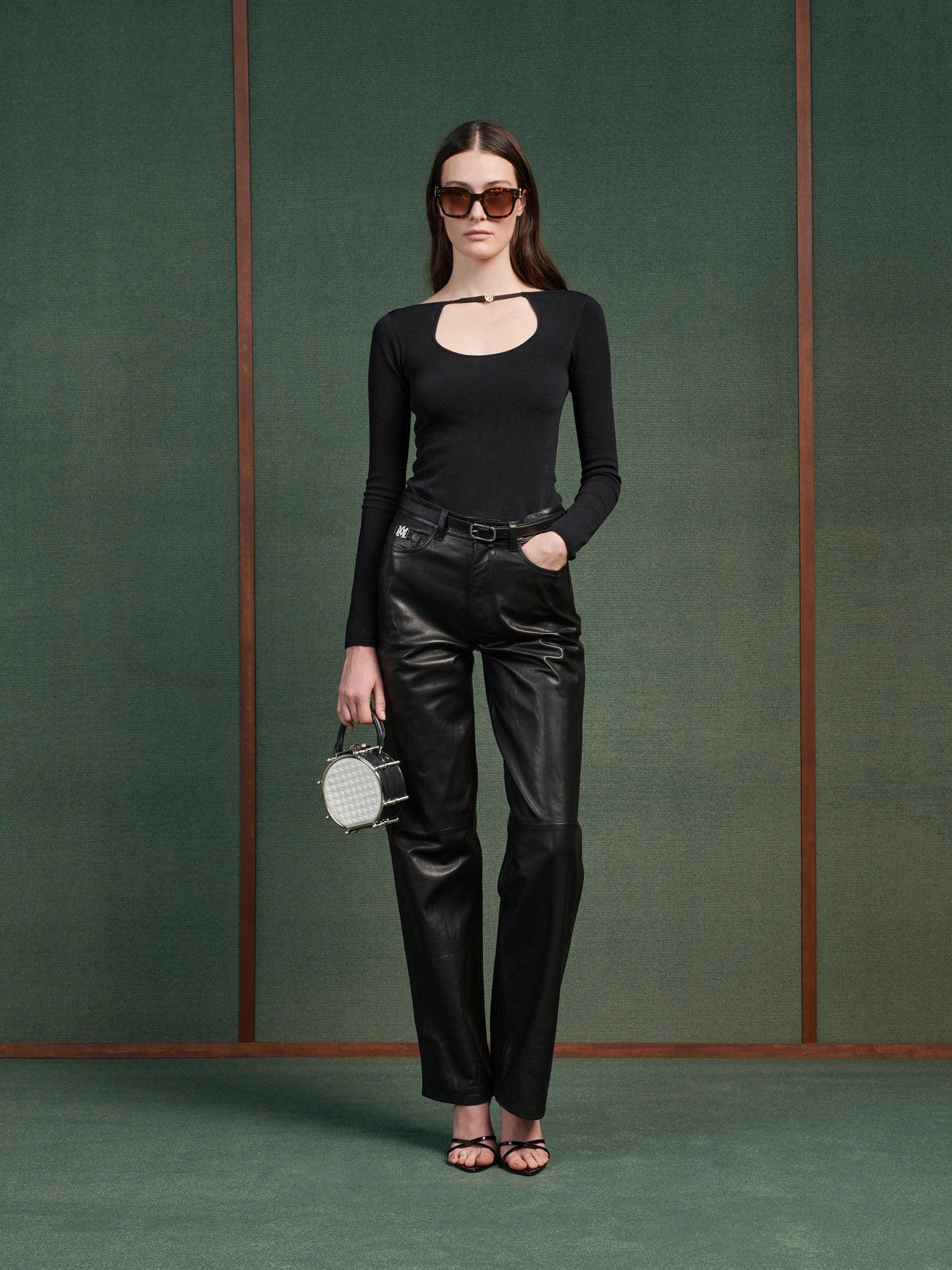 WOMEN - WOMEN'S LONG SLEEVE KEYHOLE TOP - Black Female Product Image