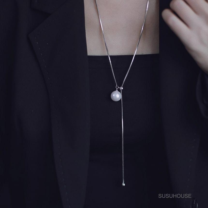 Faux Pearl Pendant Lariat Necklace Product Image