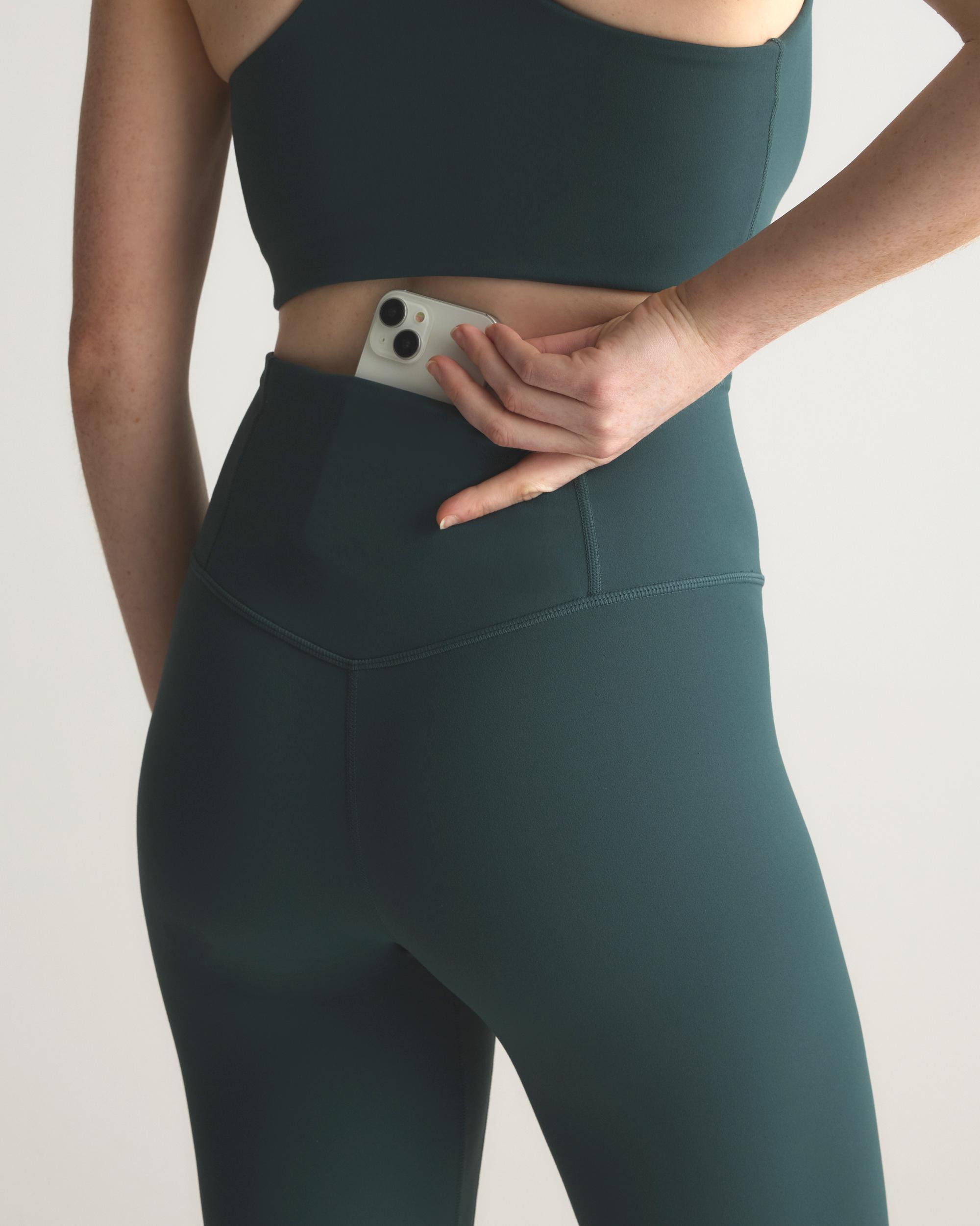 Quince | Women's Ultra-Form High-Rise Capri Size XL, Nylon/Spandex Product Image