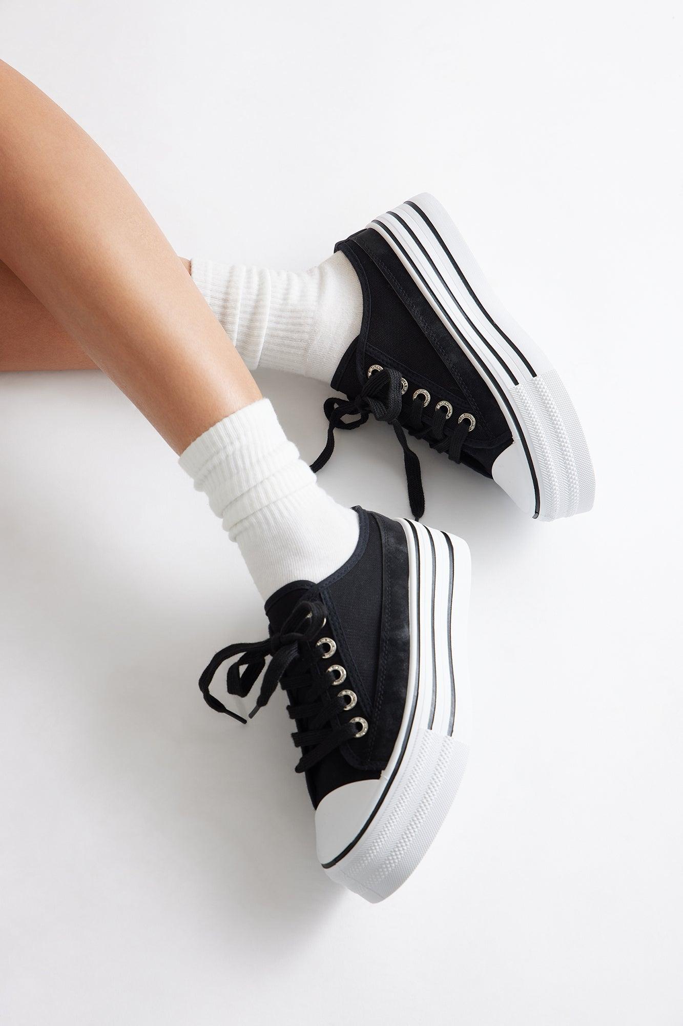 Connor Low Top Platform Sneakers - Black Product Image