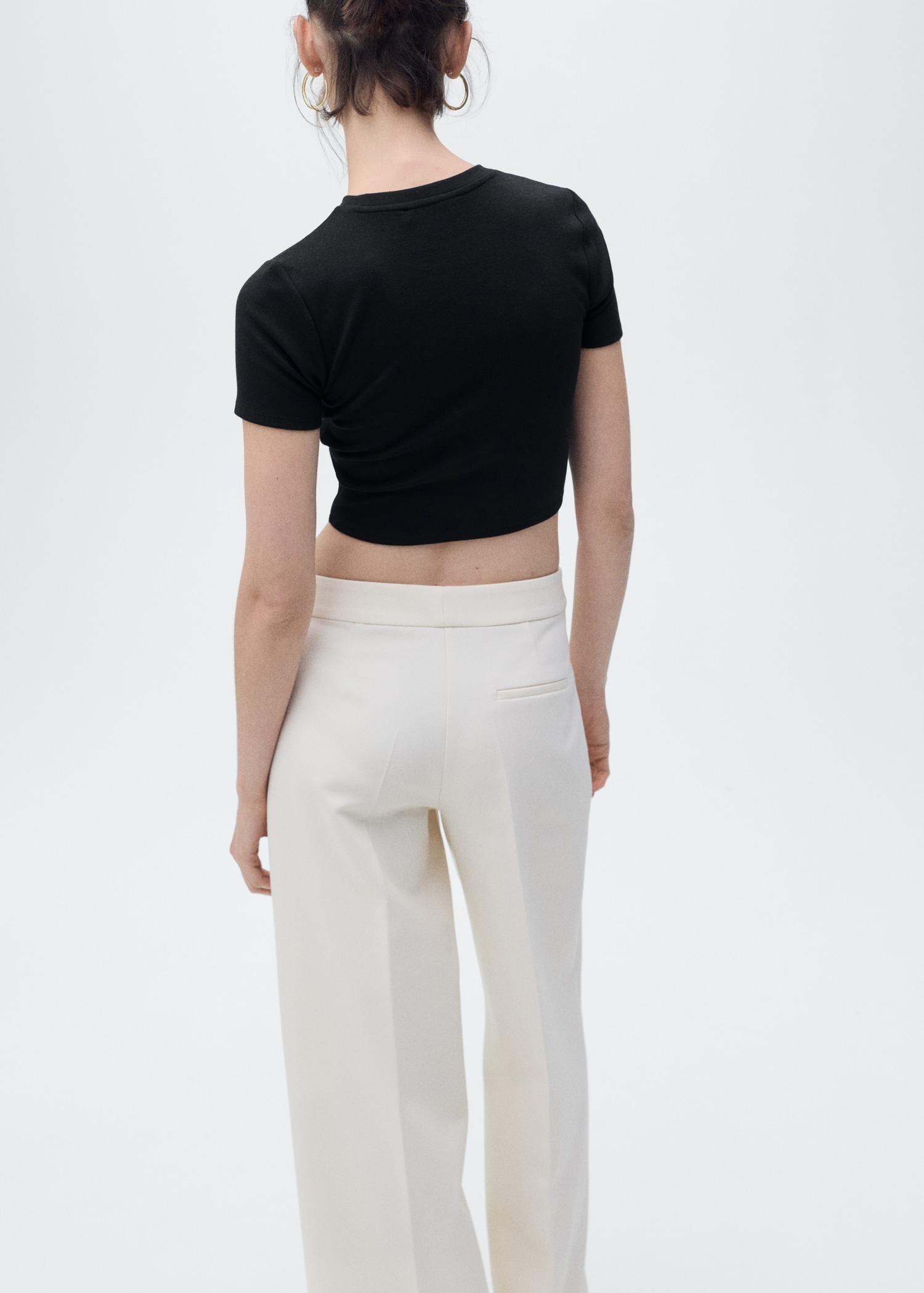 Fitted cropped t-shirt - Women | MANGO USA Product Image