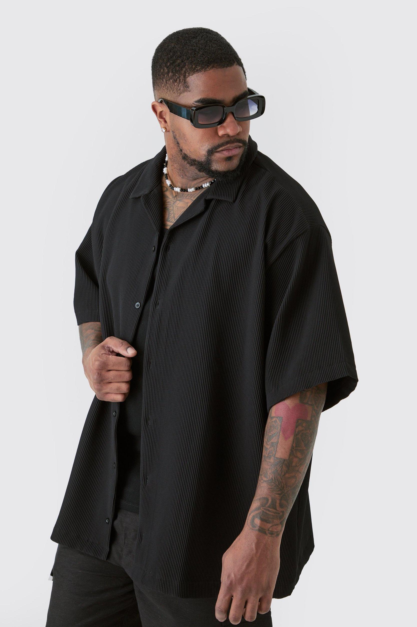Plus Short Sleeve Revere Oversized Pleated Shirt | boohooMAN USA Product Image