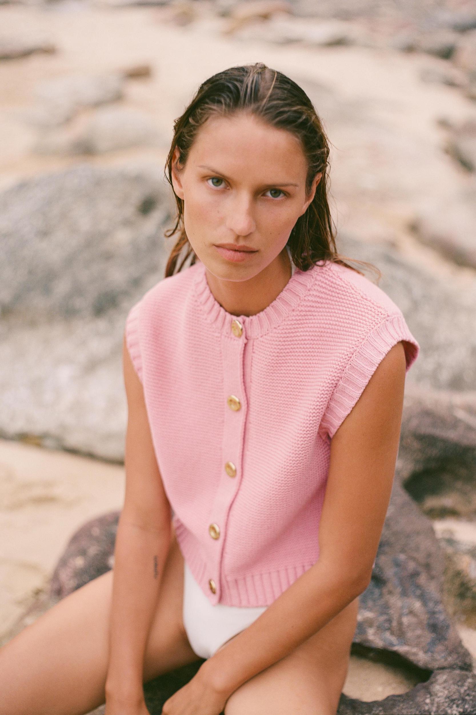 KNIT VEST TOP Product Image