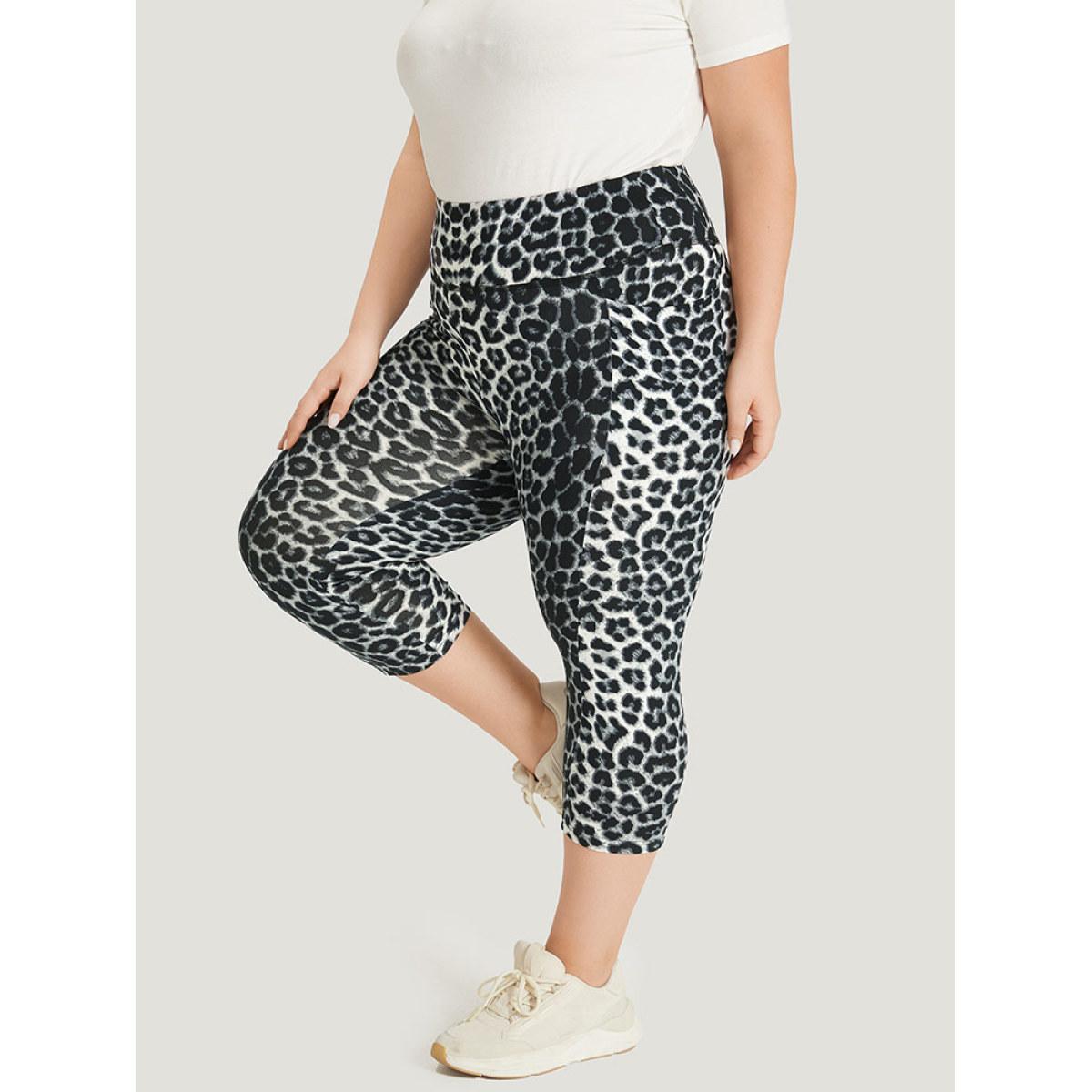 Plus Size Leopard Print Pocket Side Cropped Leggings Women Multicolor Casual High stretch Skinny High Rise Dailywear Leggings BloomChic 26/4X Product Image