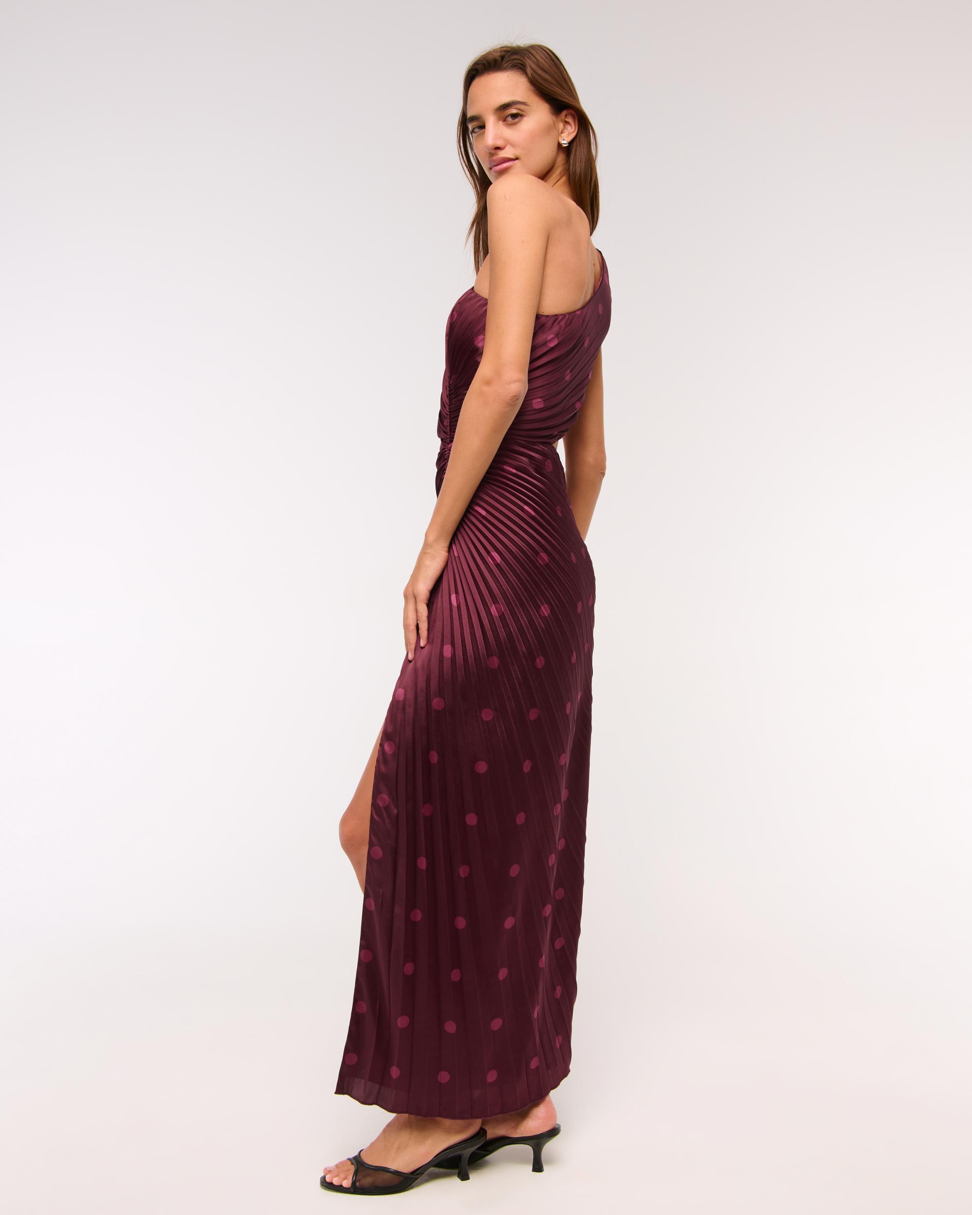 The A&F Giselle Pleated One-Shoulder Cutout Maxi Dress Product Image