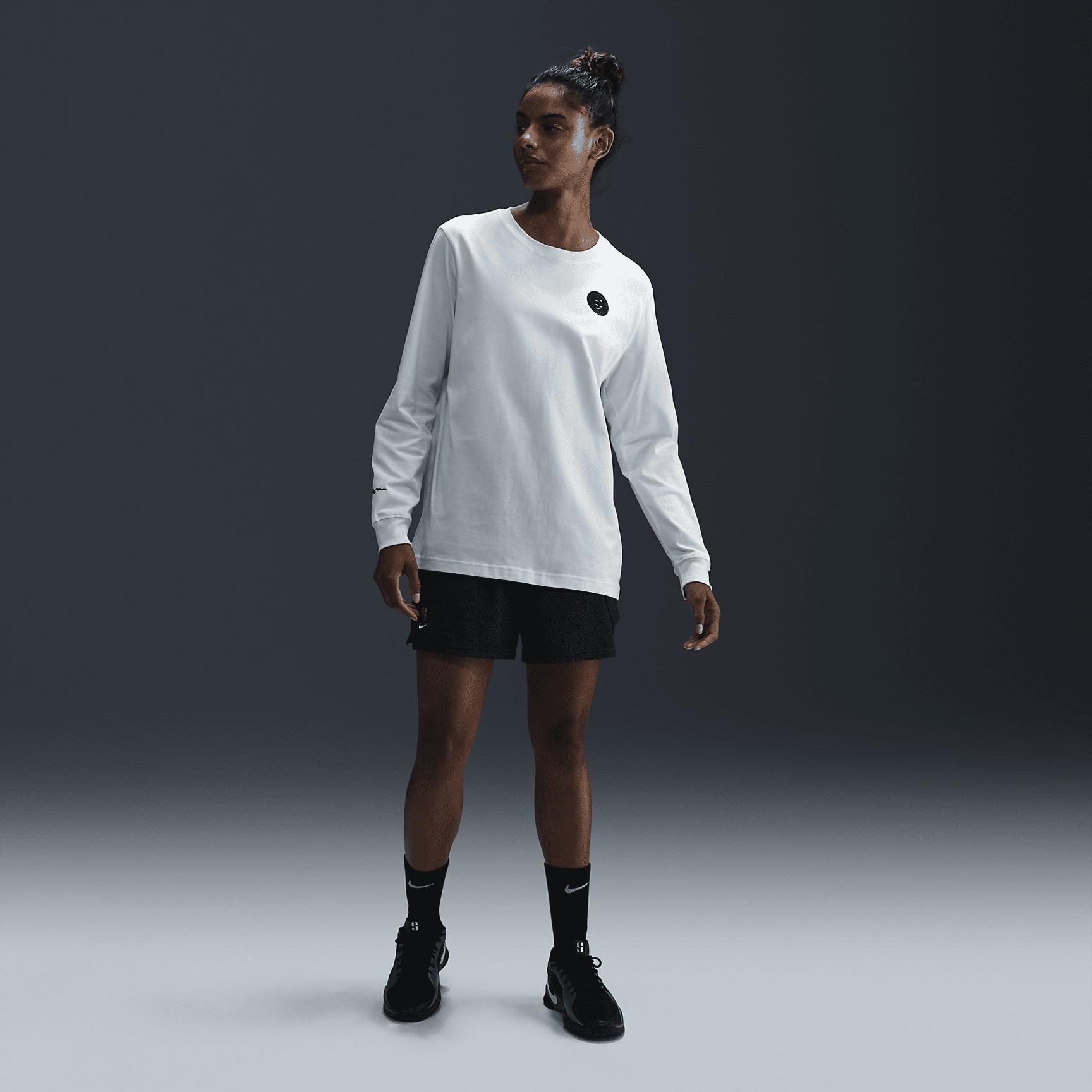Nike Women's Sabrina Long-Sleeve Basketball T-Shirt Product Image