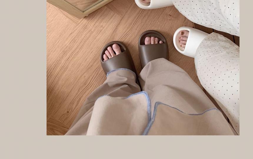 Plain Home Slippers Product Image