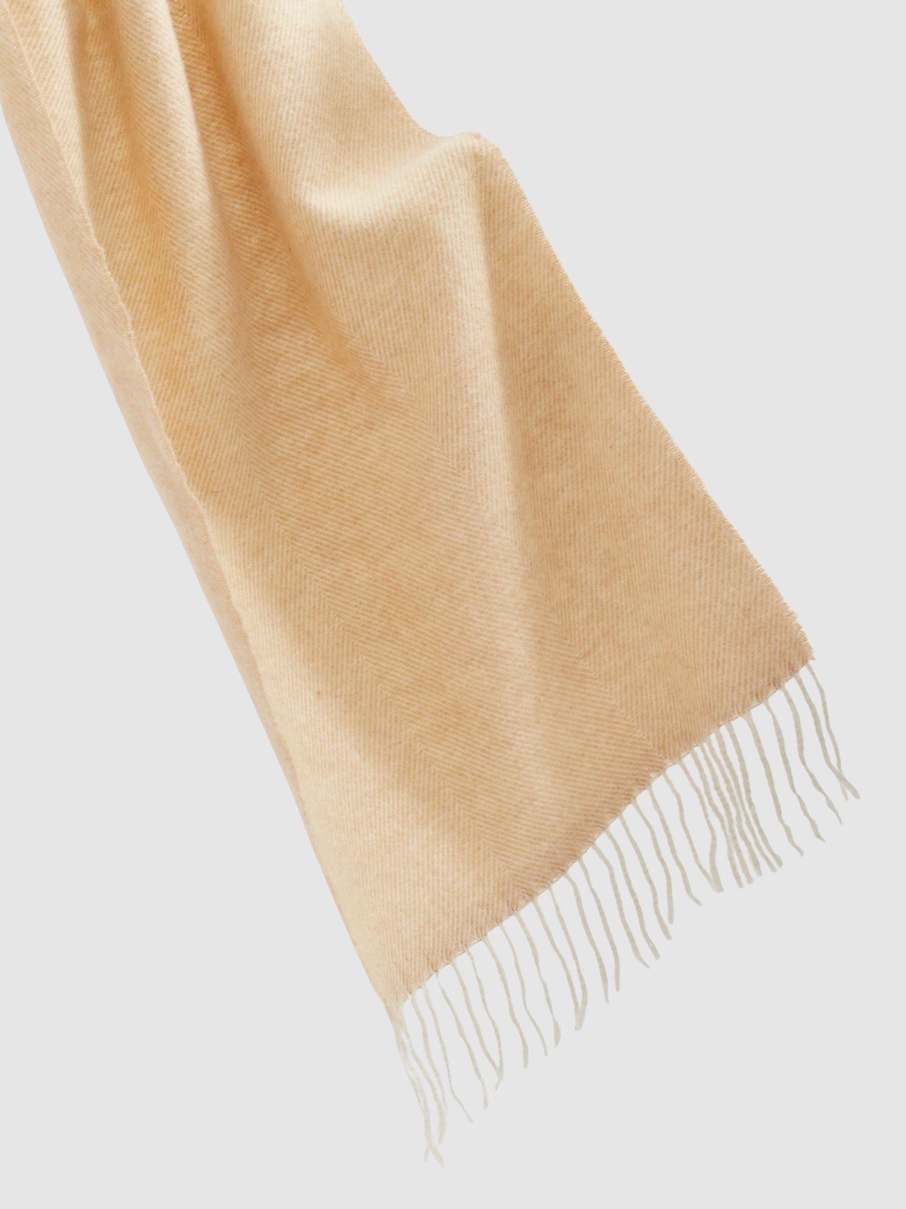Wool-Blend Herringbone Scarf in Oatmeal/White Product Image