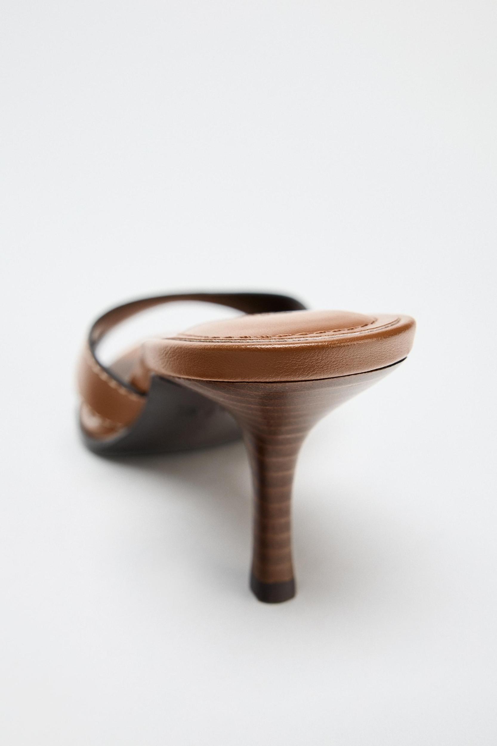 STITCHED HEEL SANDALS Product Image