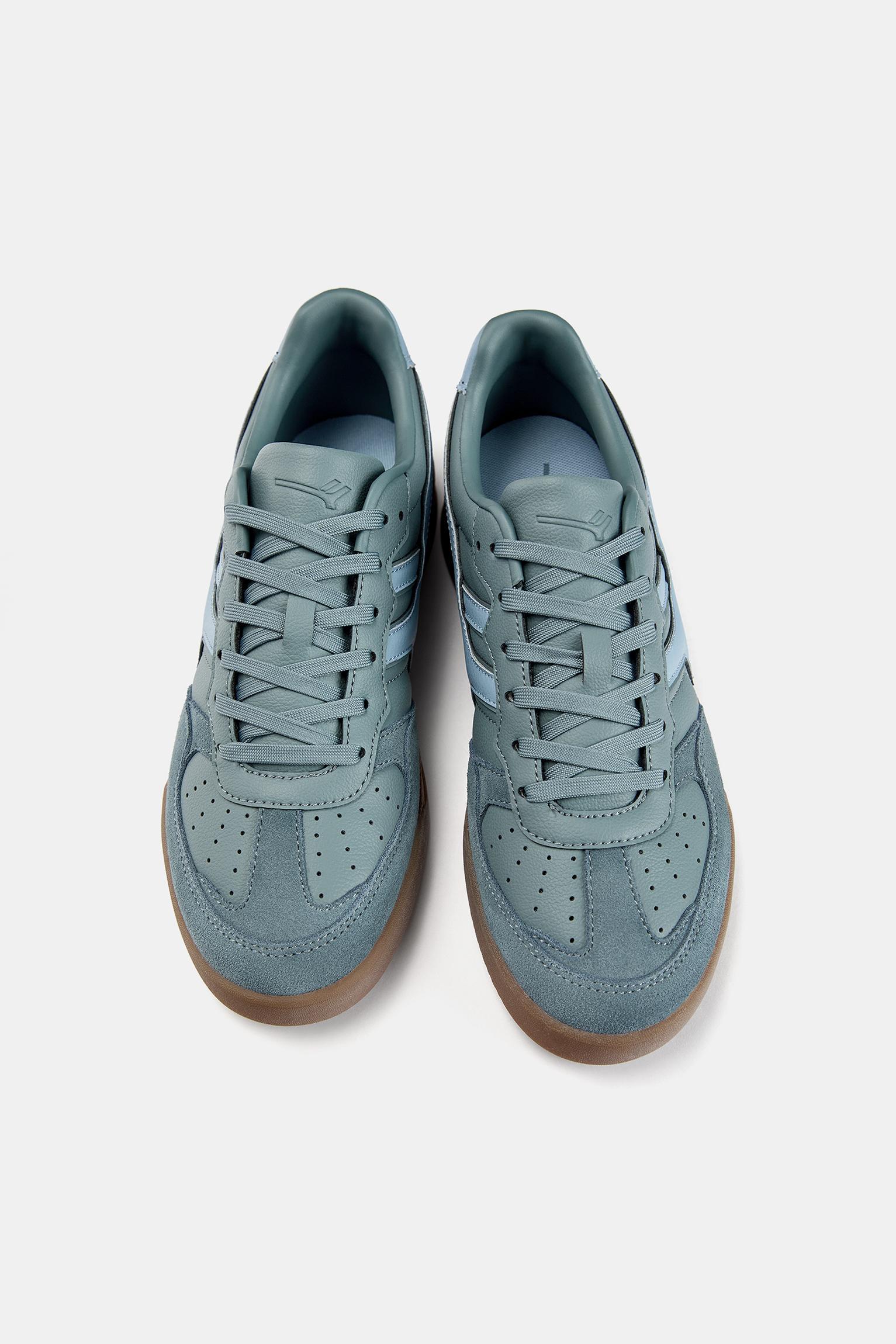 Retro sneakers Product Image