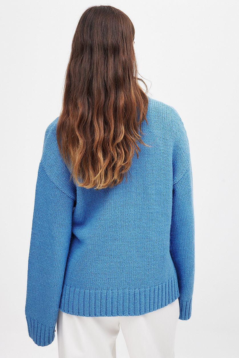 Round Neck Knitted Sweater Blue Product Image